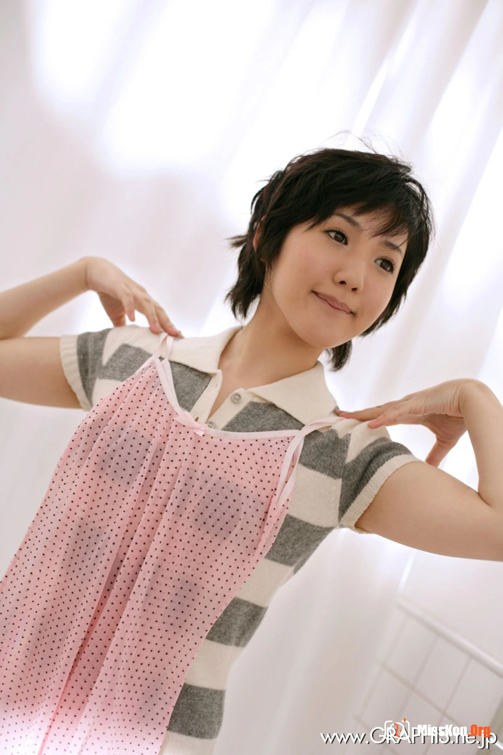 FIRST Gravure First nude girl (2006-03-01) - Photo 5