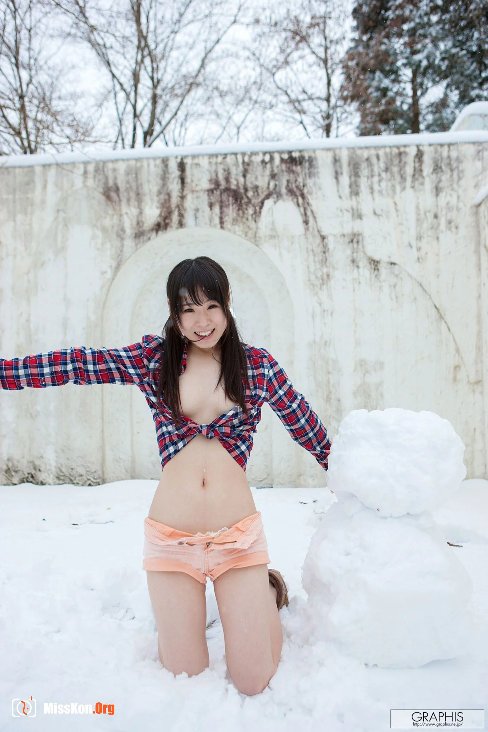 FIRST Gravure First nude girl (2016-02-26) - Photo 9