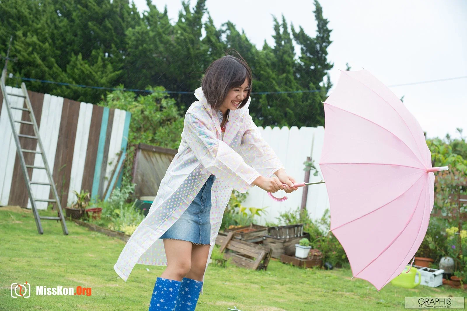 FIRST Gravure First nude girl (2016-06-03) - Photo 4