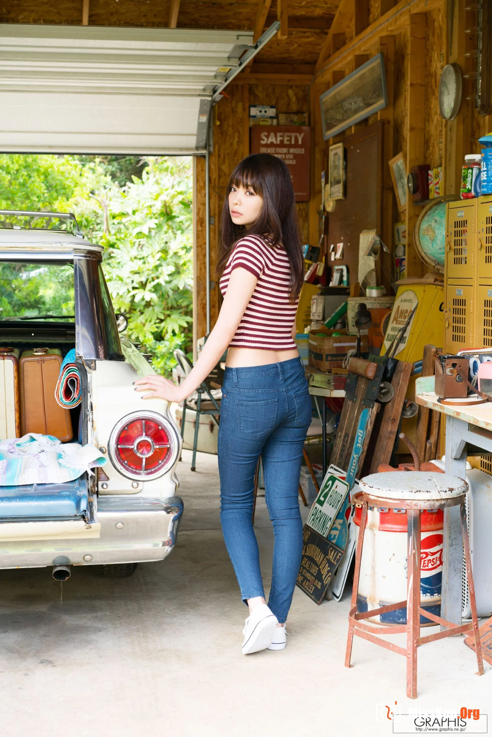 FIRST Gravure First nude girl (2016-10-07) - Photo 2