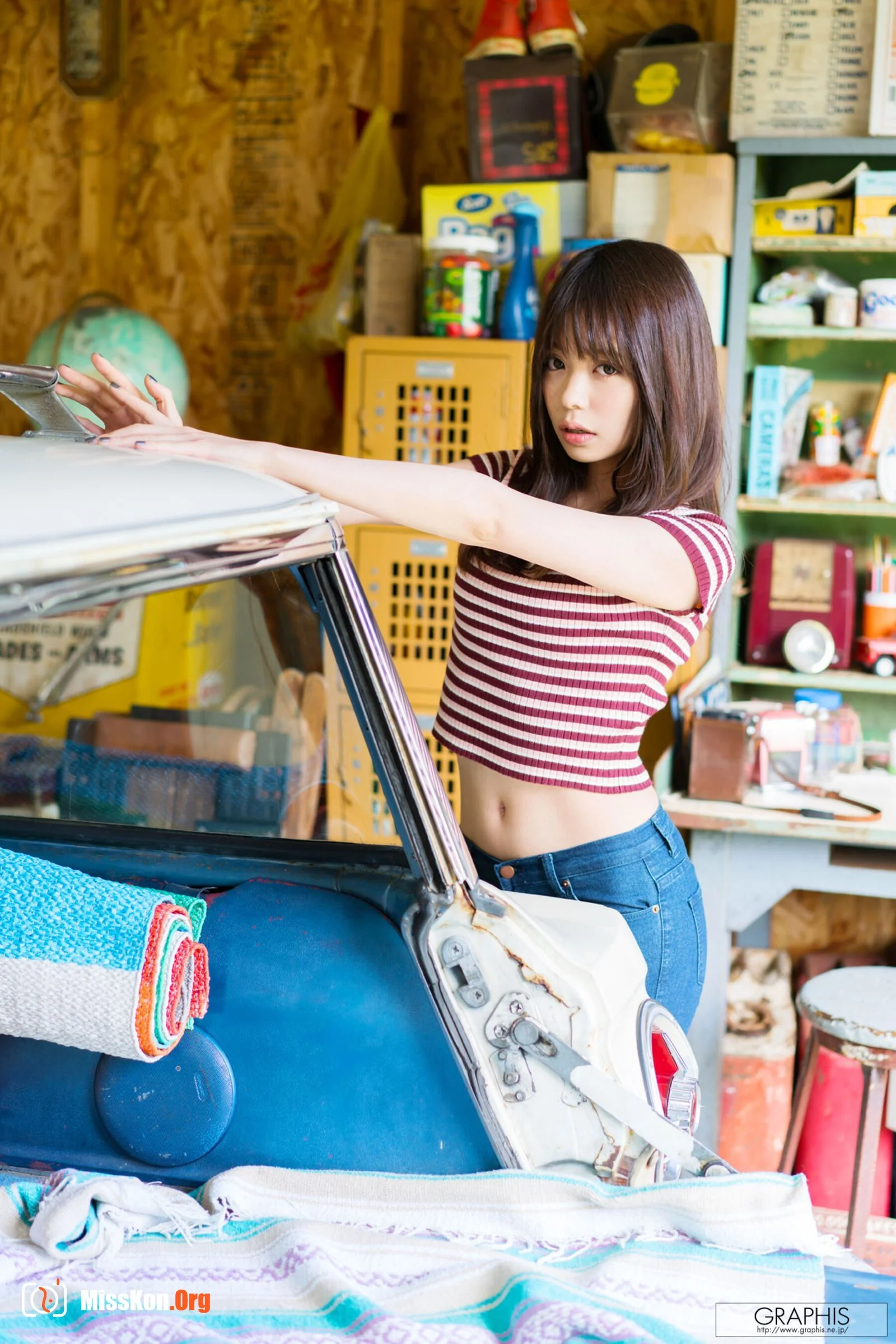 FIRST Gravure First nude girl (2016-10-07) - Photo 3