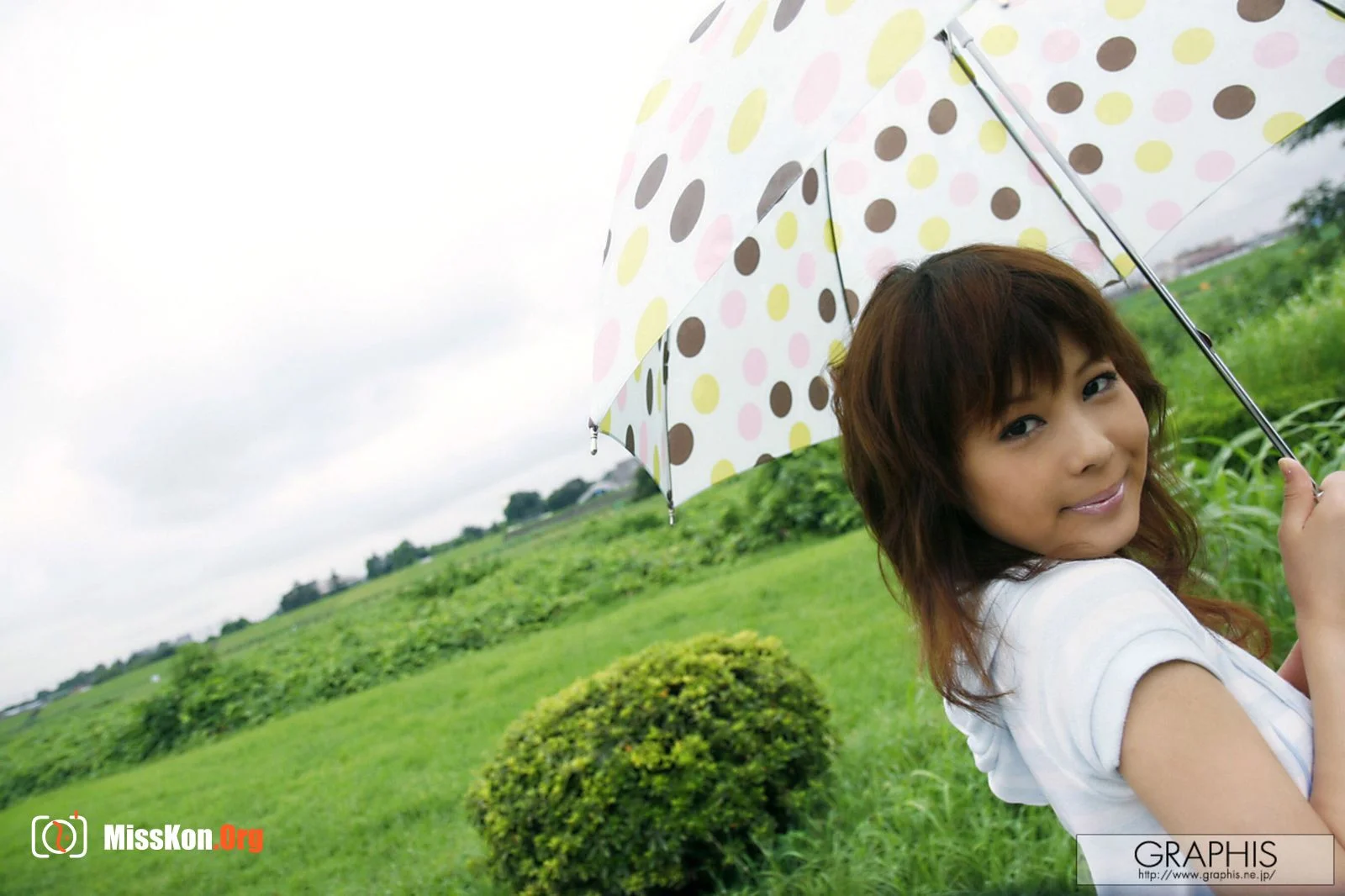 FIRST Gravure First nude girl - Photo 3