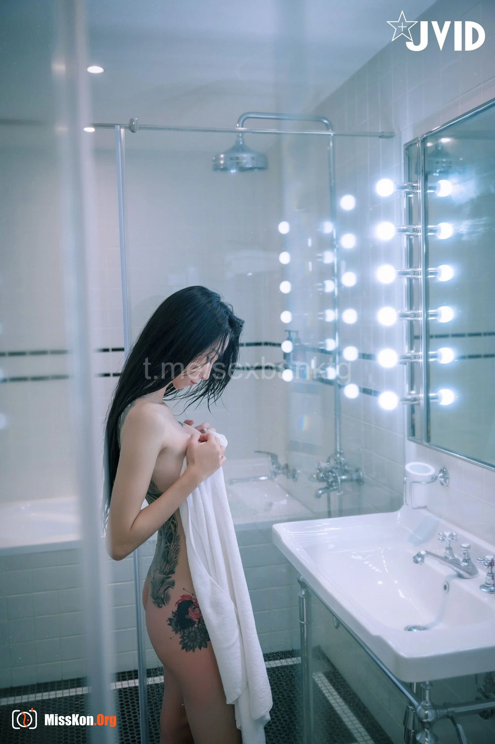Floating: Sexy red temptation - Photo 12