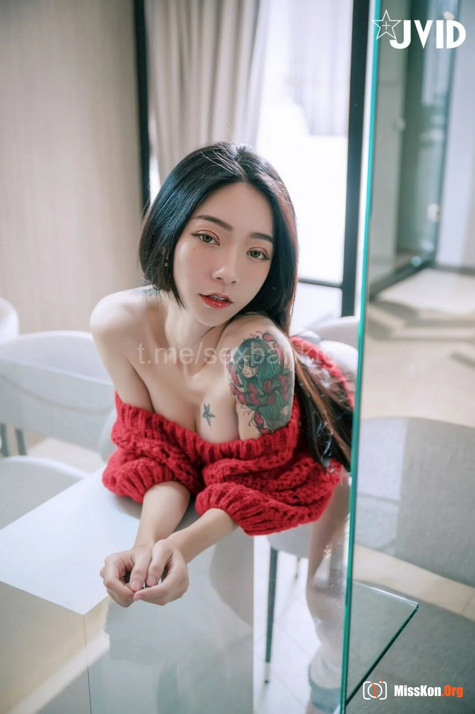 Floating: Sexy red temptation - Photo 16