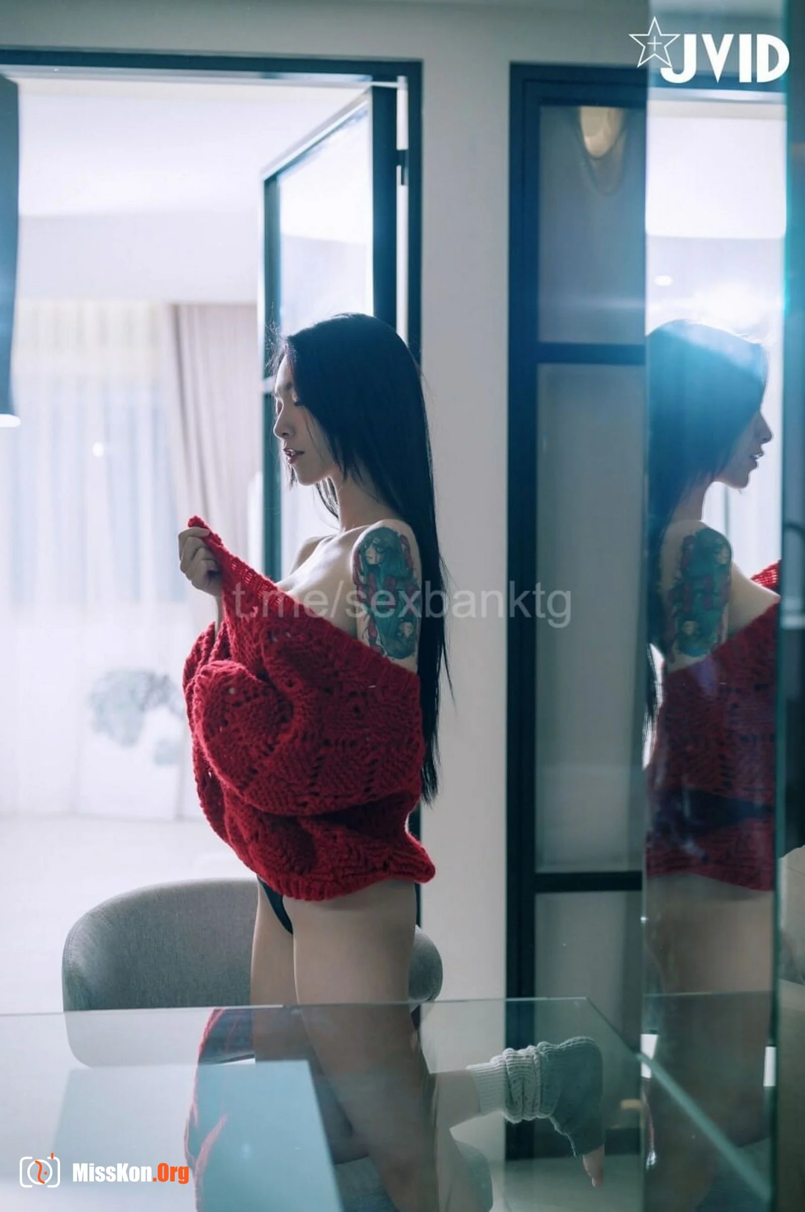 Floating: Sexy red temptation - Photo 18