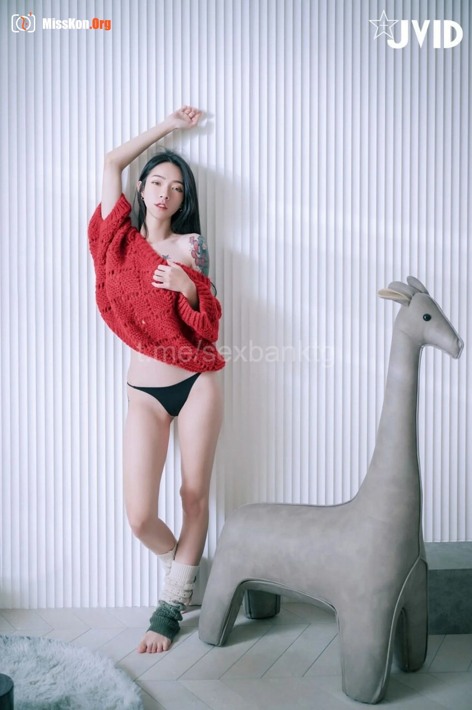 Floating: Sexy red temptation - Photo 4