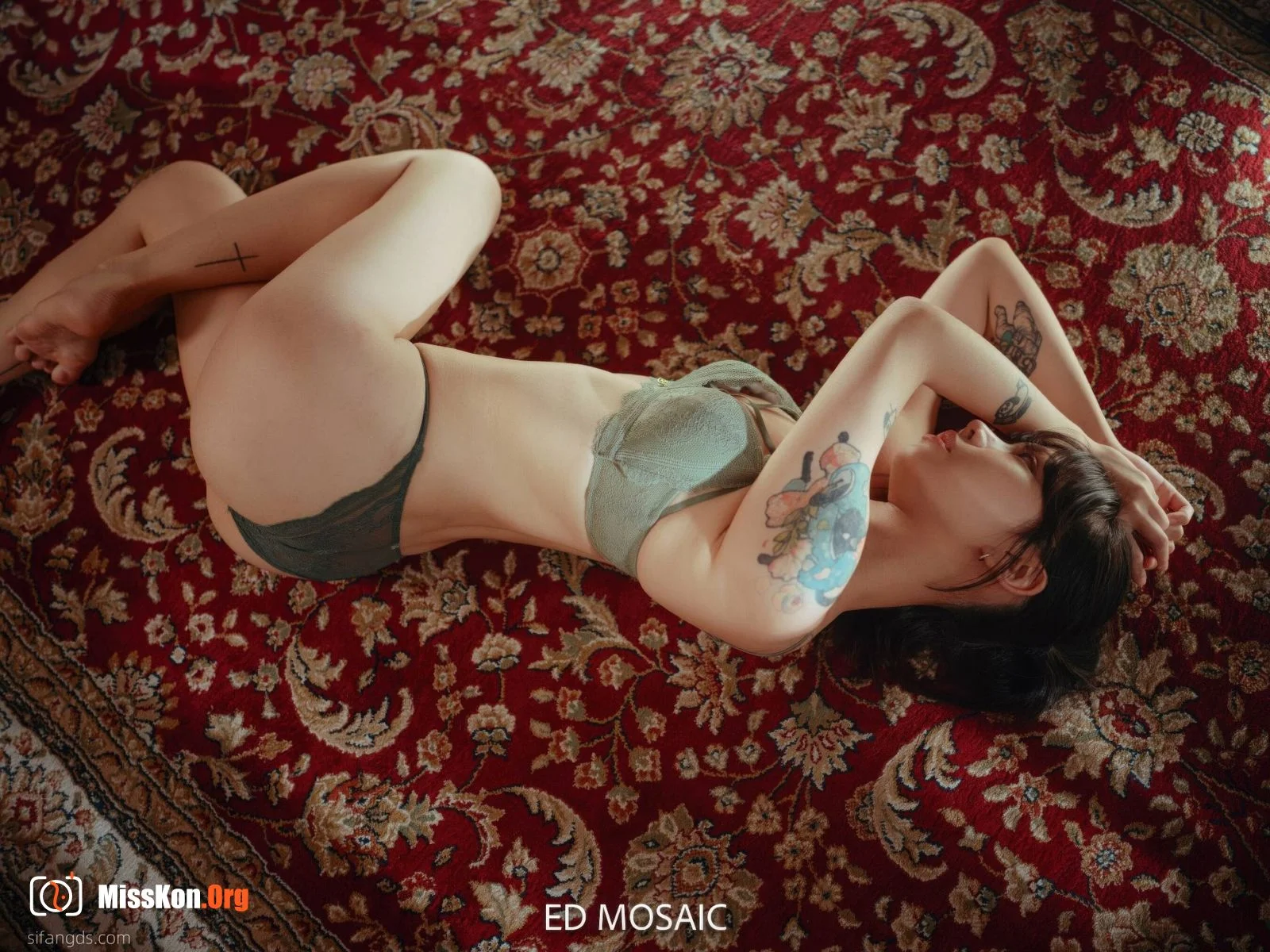 Full point girl Ali's first artistic nude uncensored photo (EDEA-61) - Photo 4