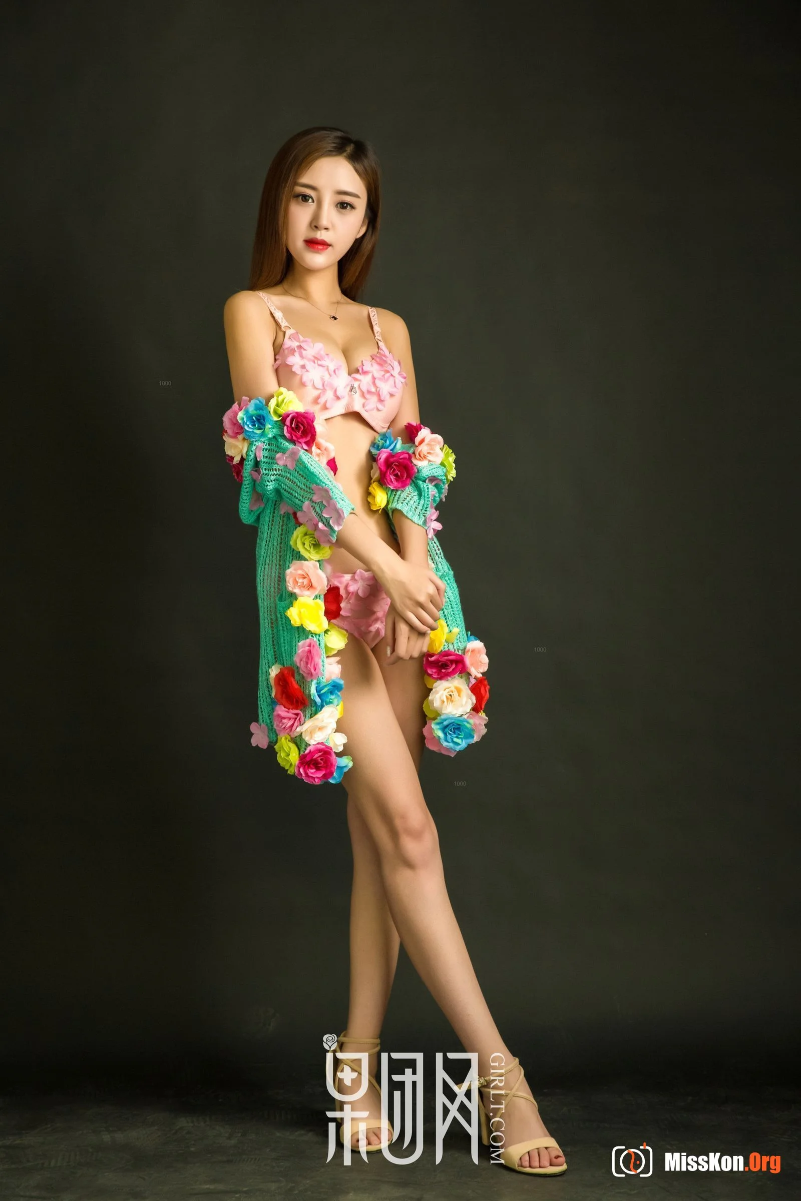 Gentle girl - Photo 12