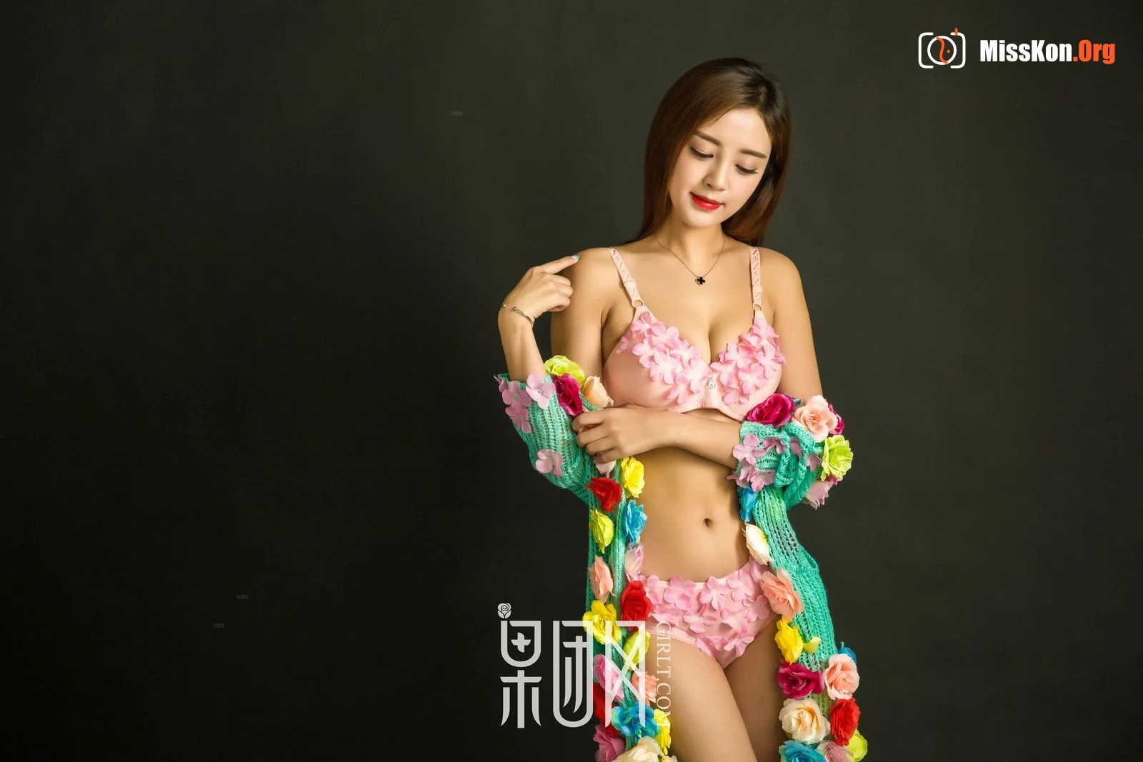 Gentle girl - Photo 18