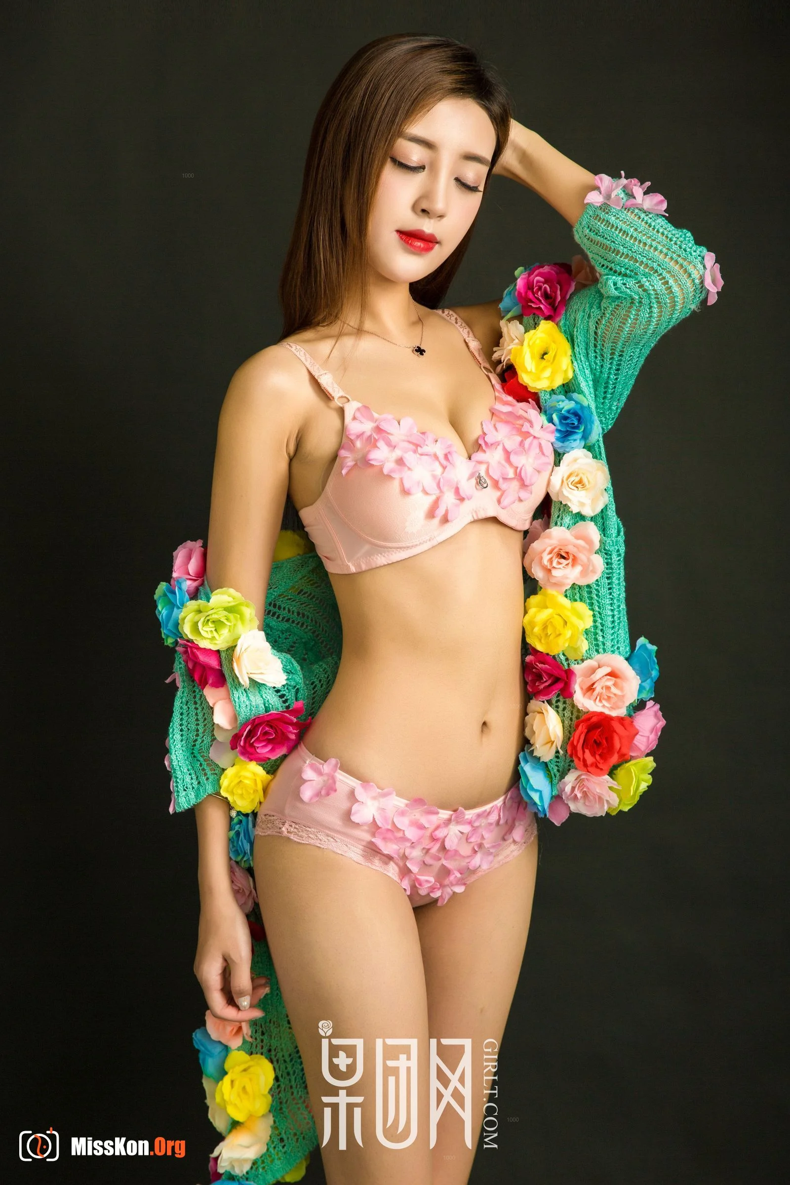 Gentle girl - Photo 9