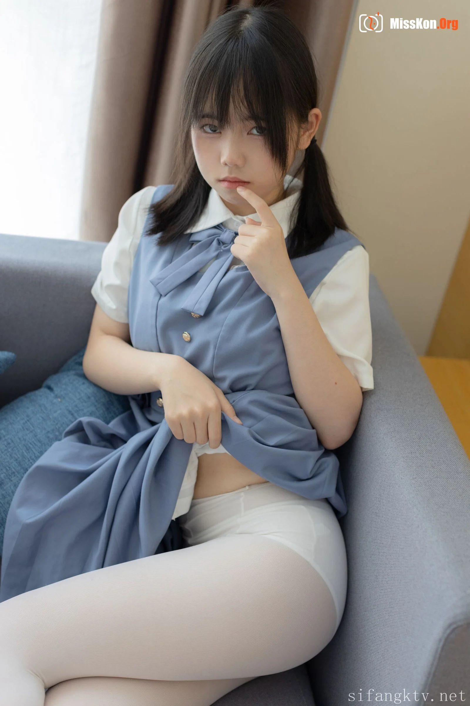 双马尾少女胶带捆绑跳蛋调教 - 照片 19