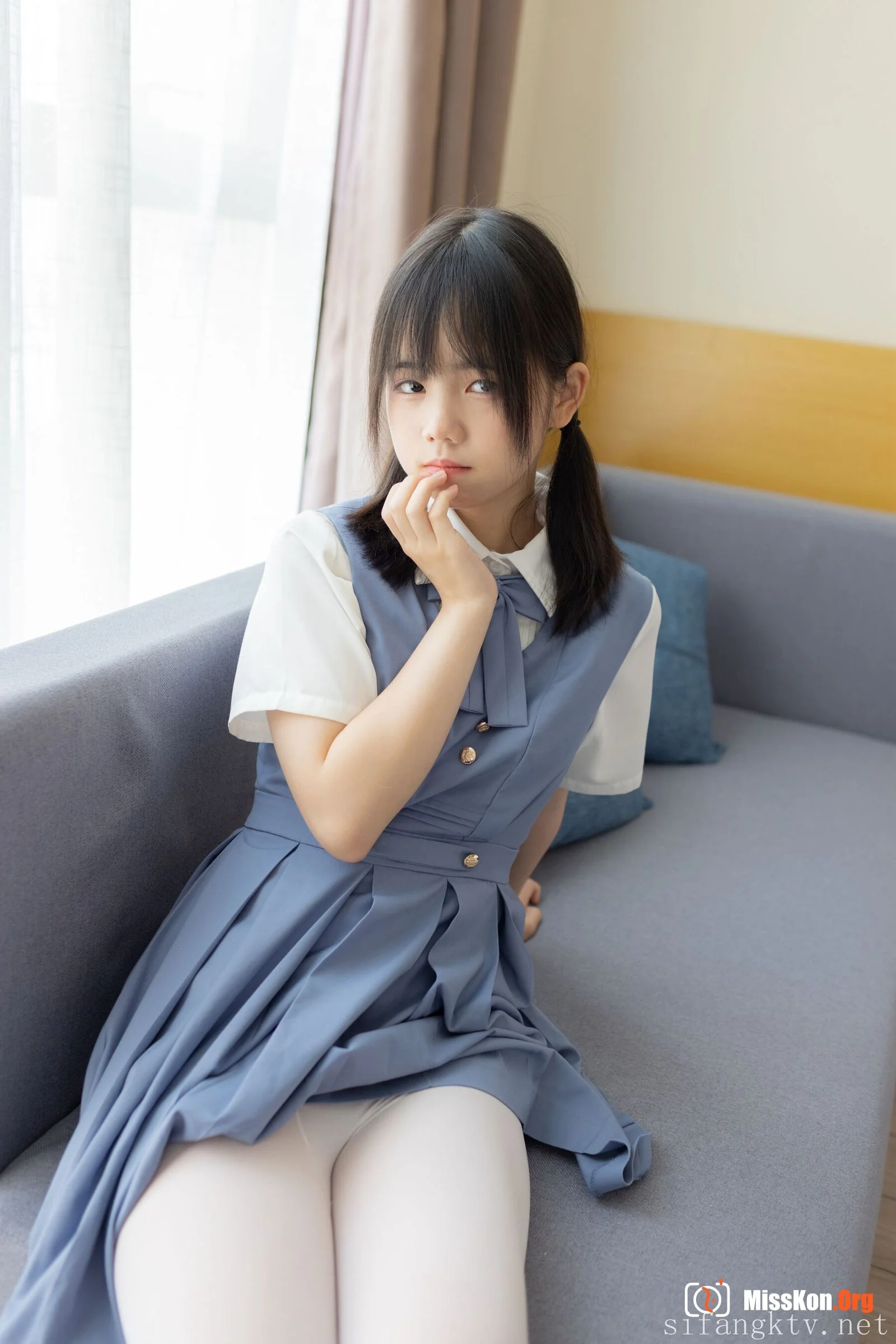 双马尾少女胶带捆绑跳蛋调教 - 照片 7