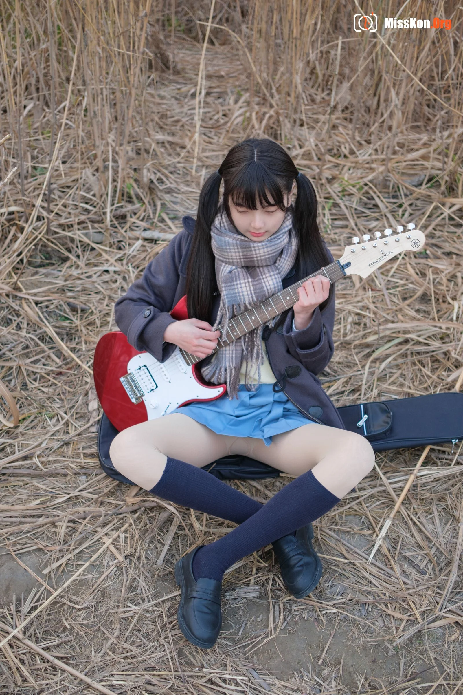 Guitar Girl (Childlike Picture Book) - Photo 10