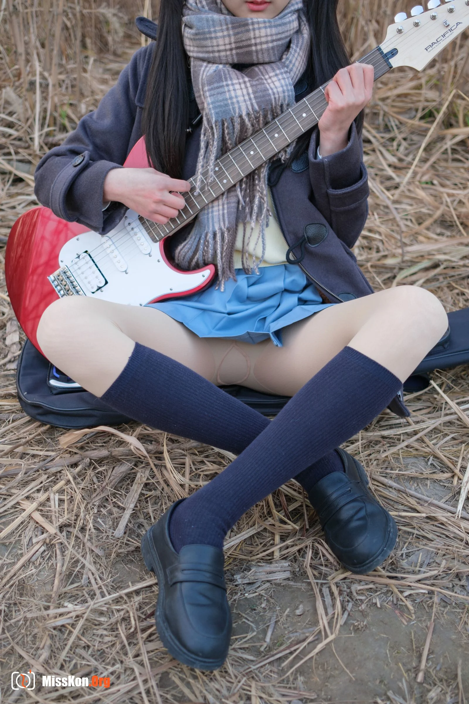 Guitar Girl (Childlike Picture Book) - Photo 11