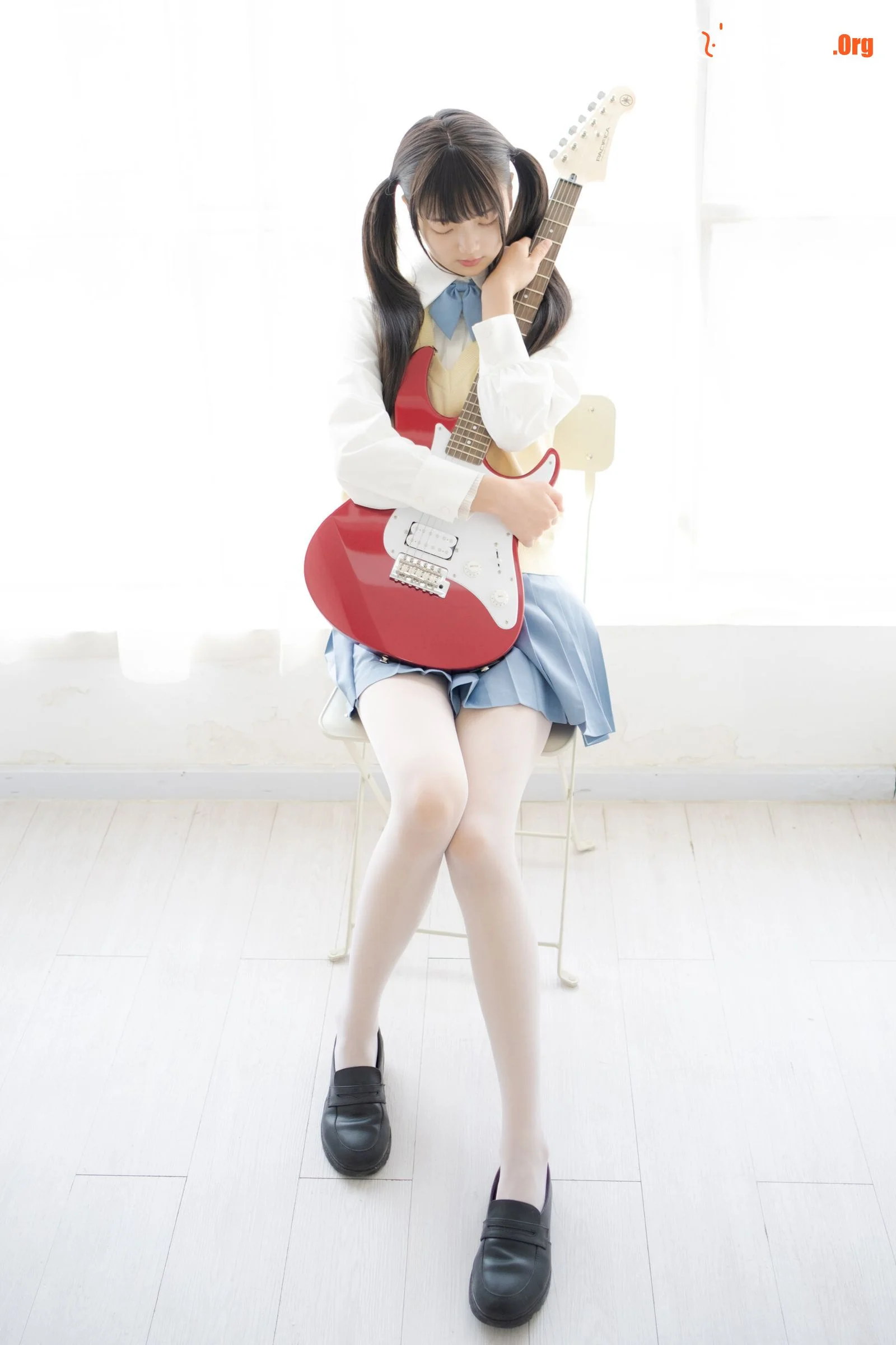 Guitar Girl (Childlike Picture Book) - Photo 13
