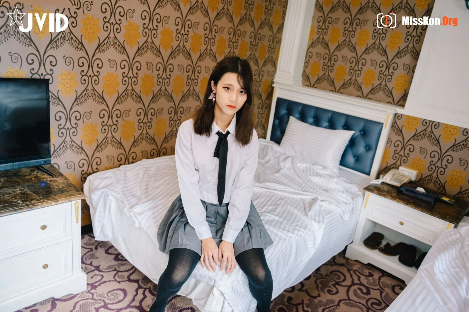 Han Fang: School girl return - Photo 4