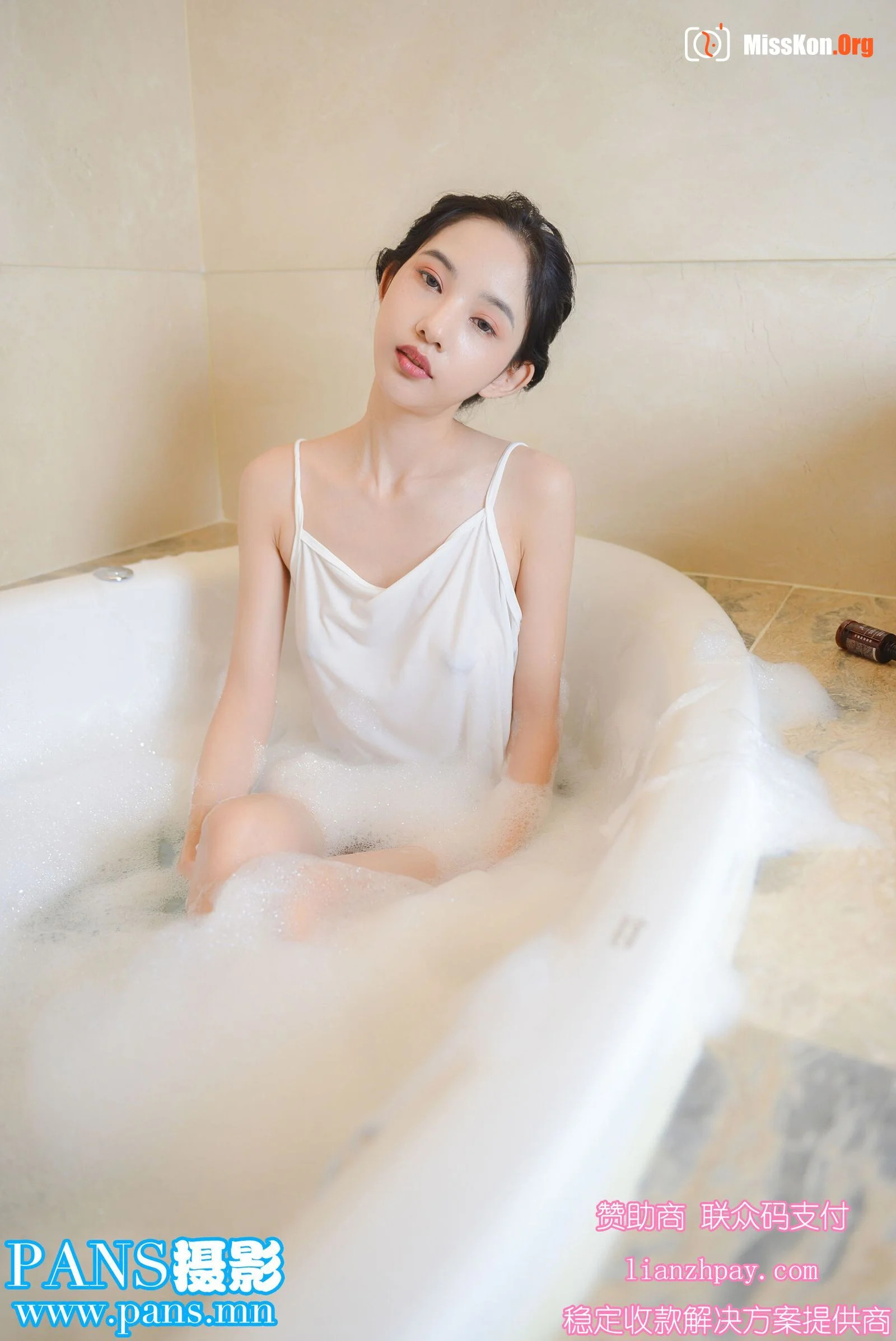 He He - Photo 25