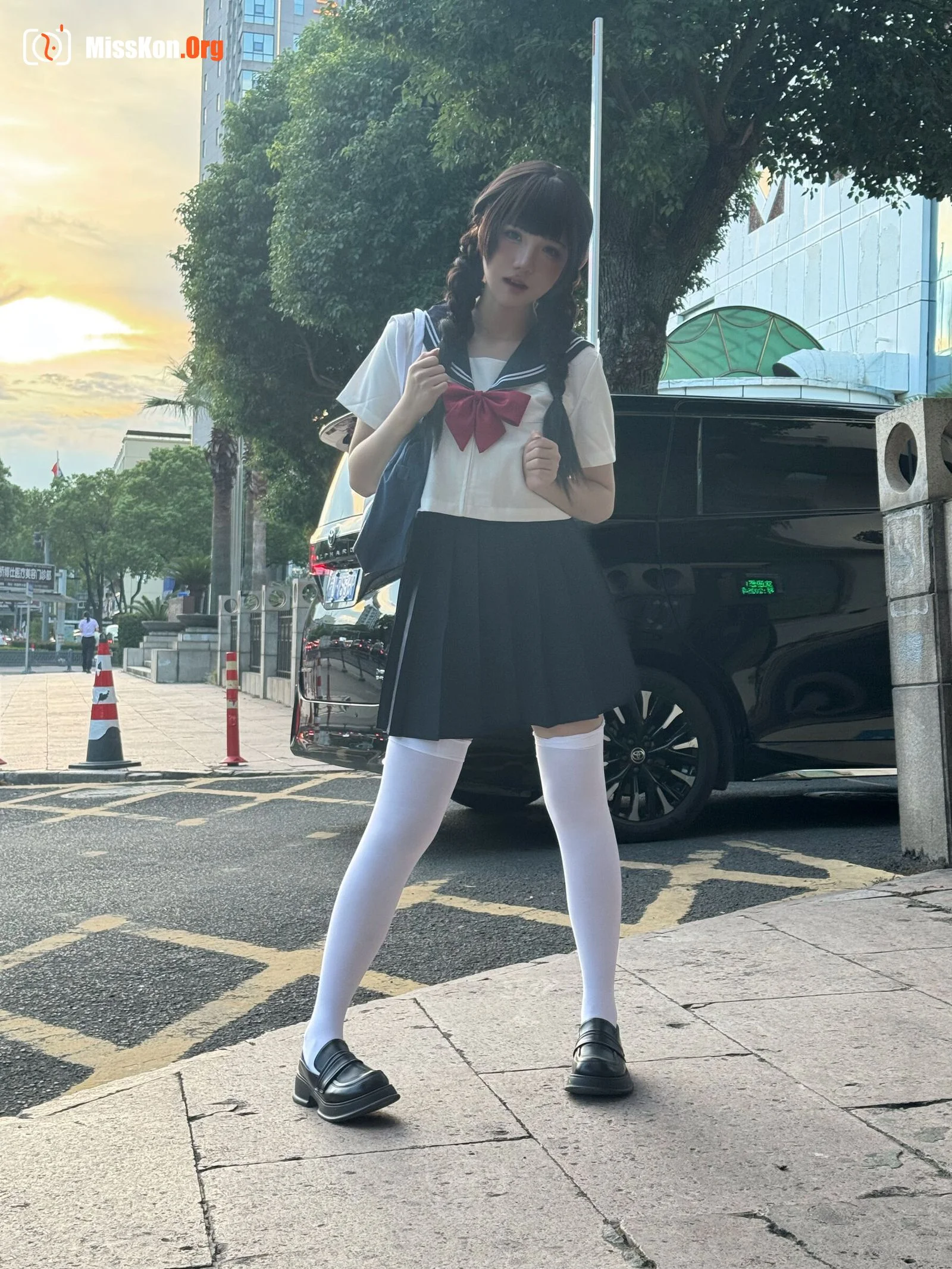 Hidden Anecdotes After School - Photo 17