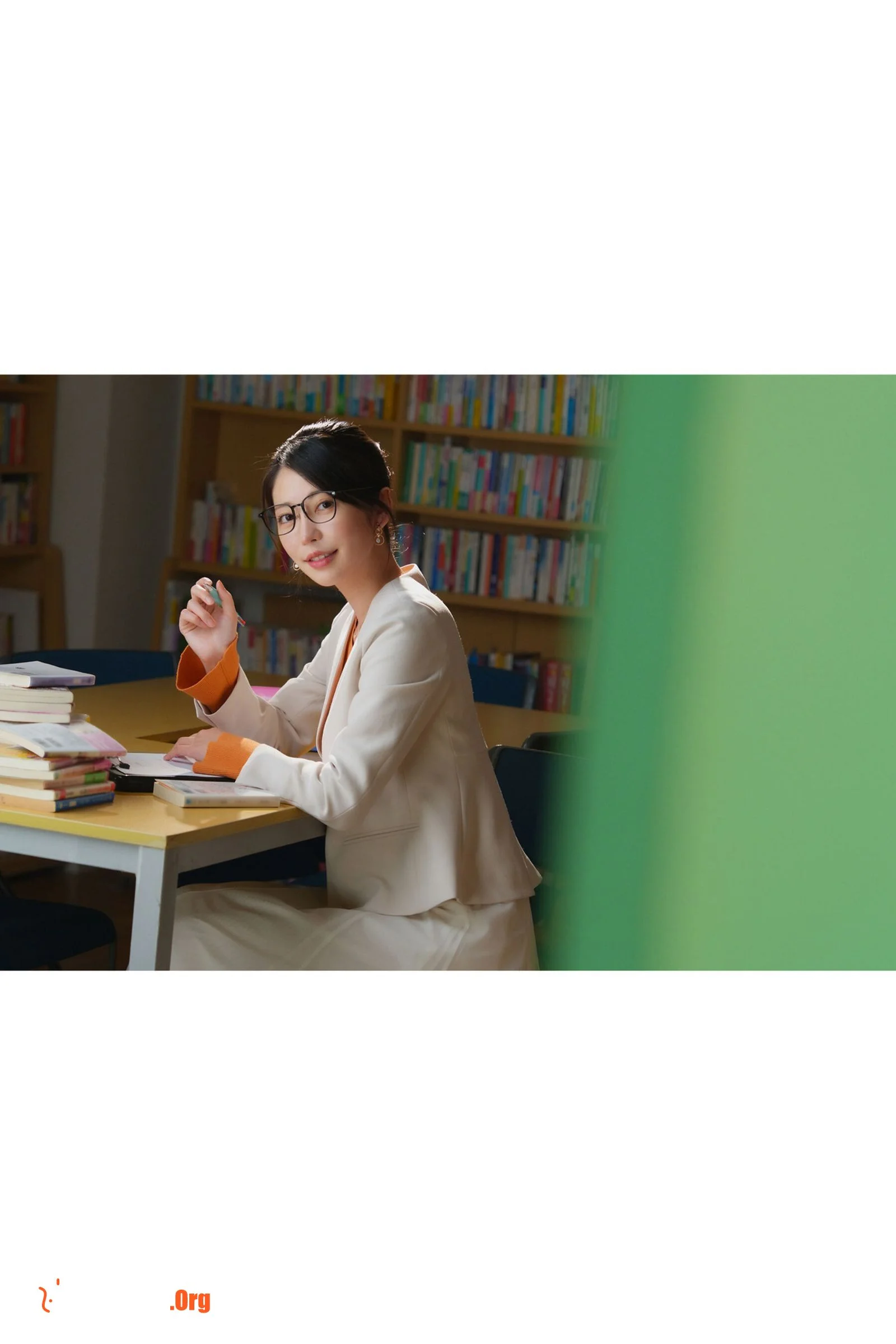 Hinako Mori: I fall in love with the tempting teacher. Class.02 (Nude photo book) - Photo 9