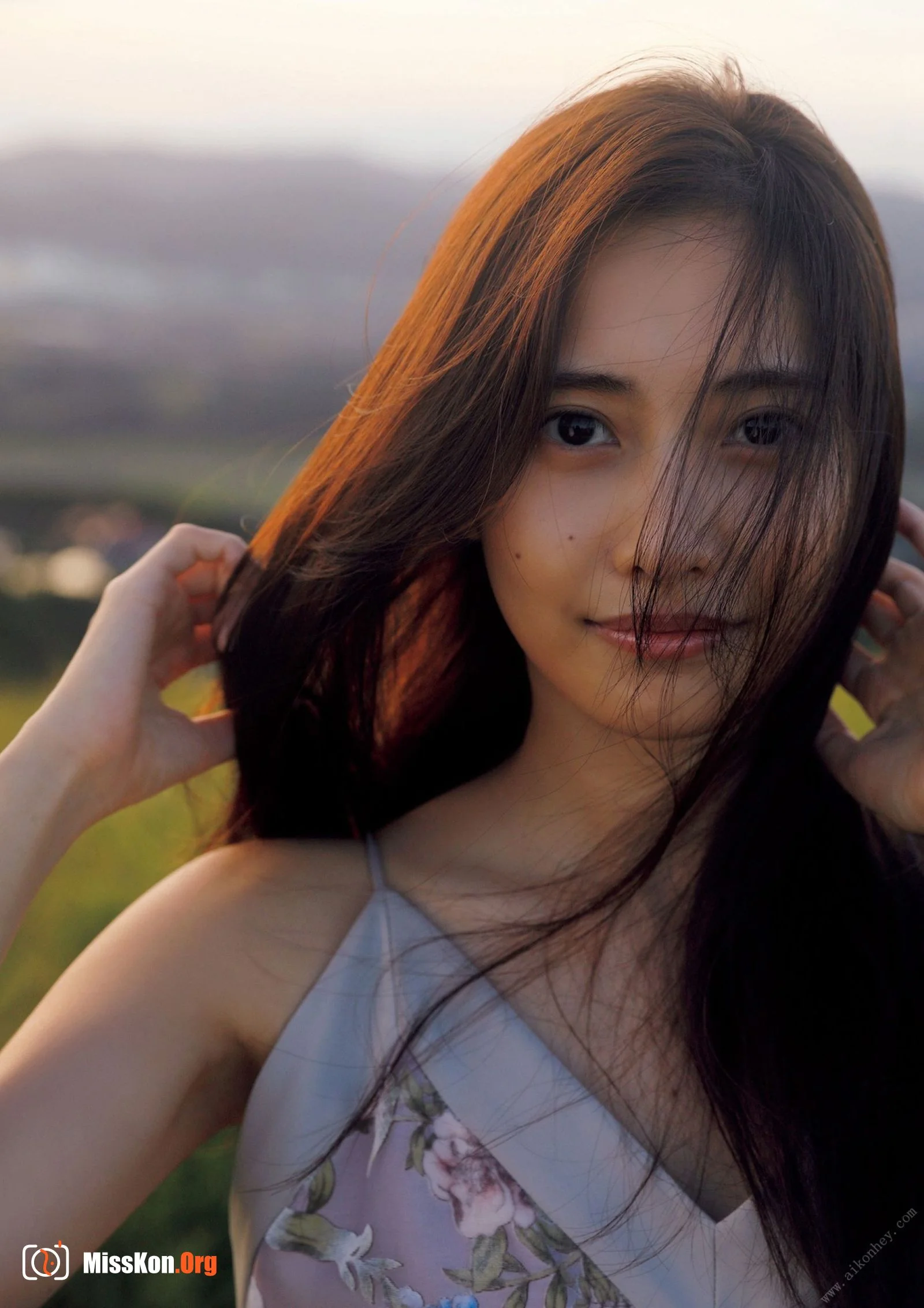 Hinako Sano: COLORS - Photo 14