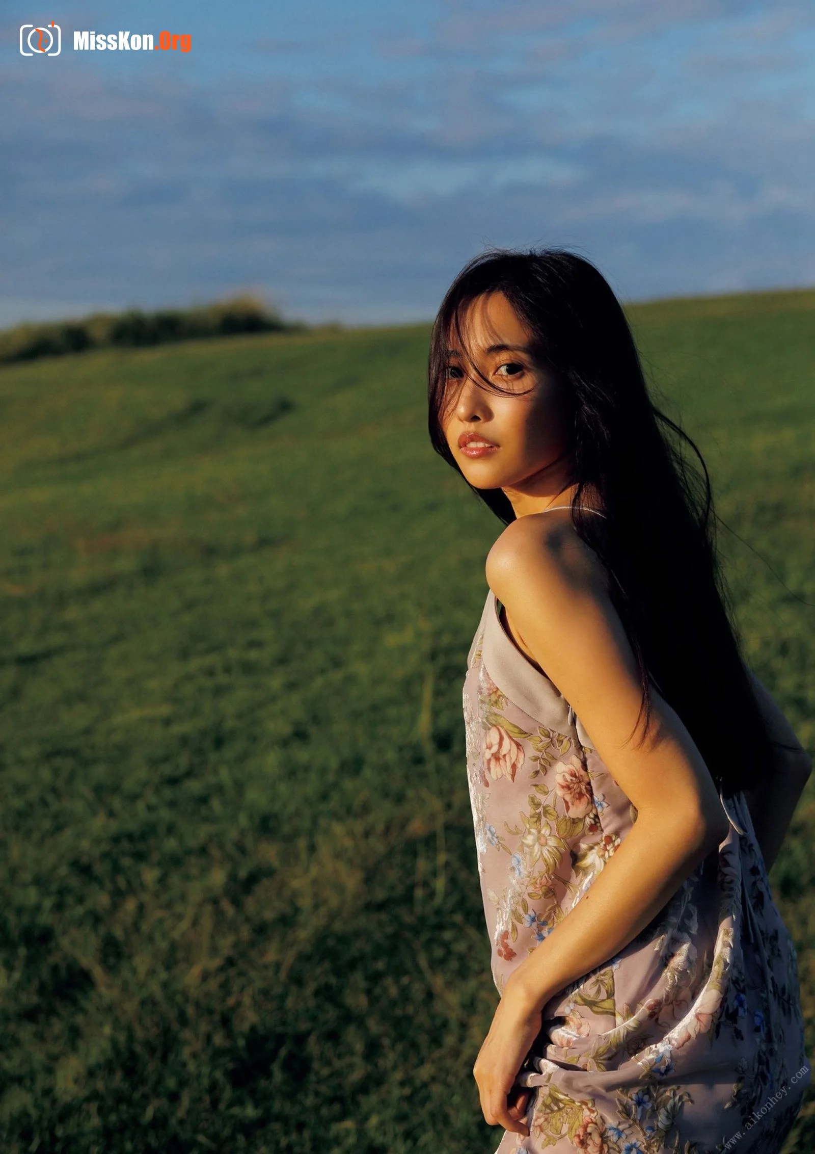 Hinako Sano: COLORS - Photo 7