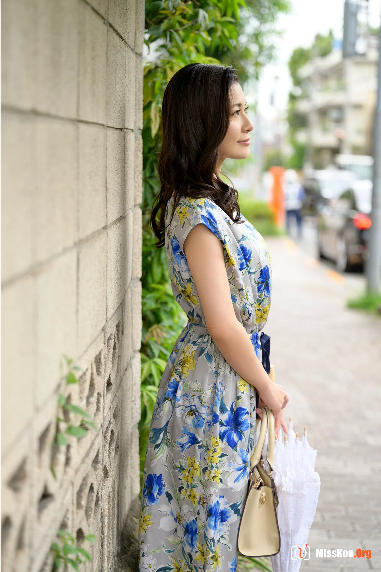 Honoka Yonekura: Kobe Lover (Enjoy an "adult date" with a beautiful wife) - Photo 2