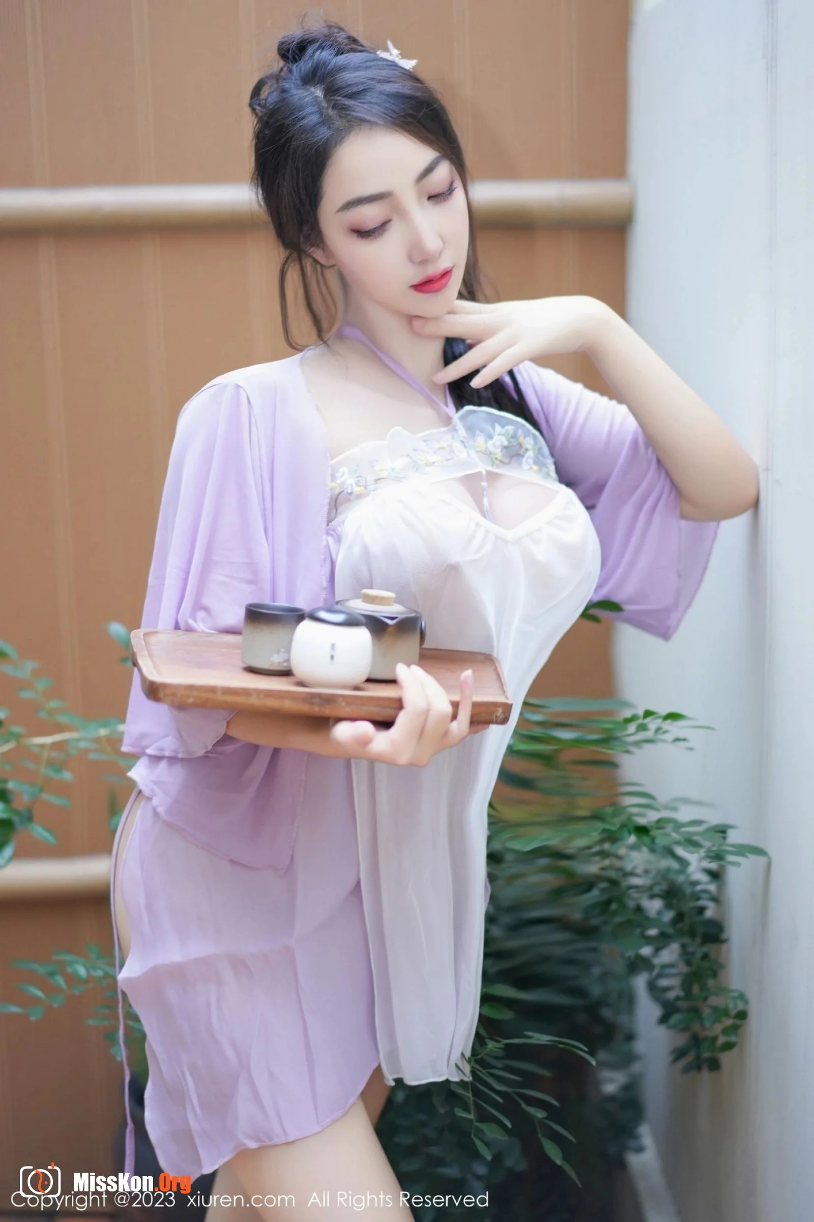Huang Xinyuan - Photo 2