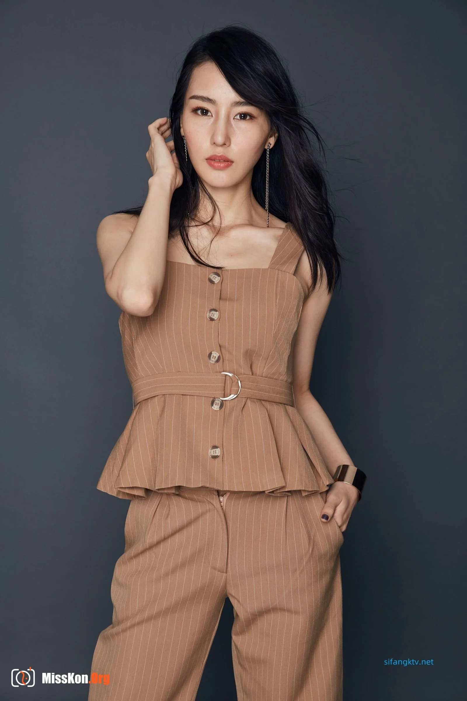 If You Are the One female guest flat model Xing Xing exposed nipple photo - Photo 17