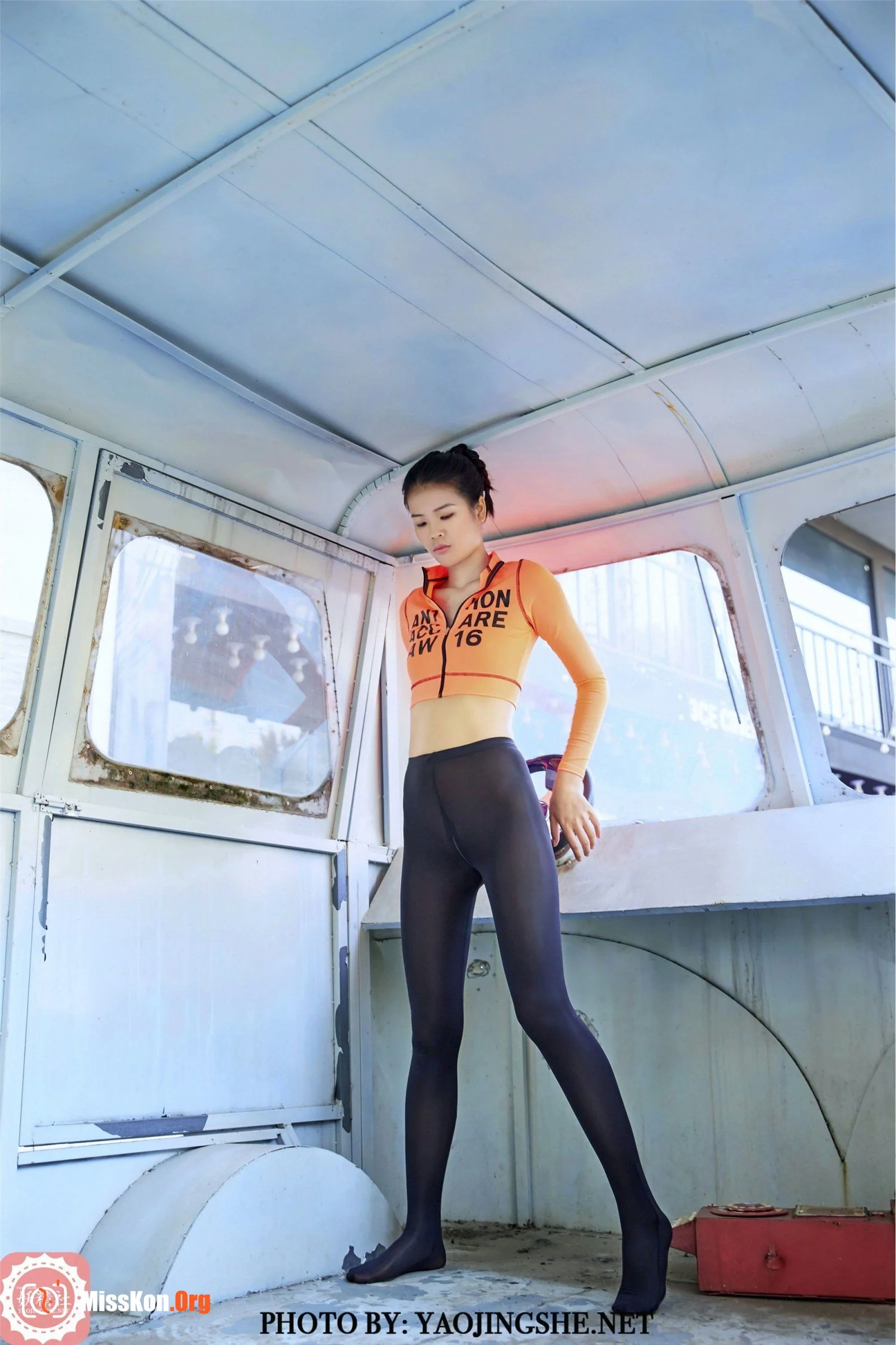 Jane: Bus (V2014) - Photo 18