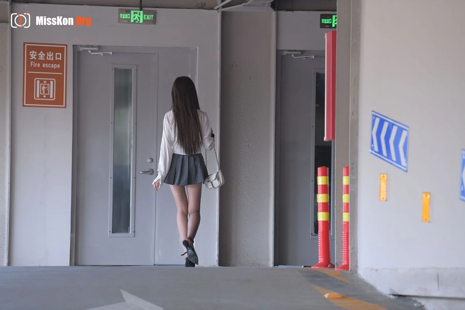 Jasmine Rain (Magic Mirror Street Photography: The Beginning) - Photo 3