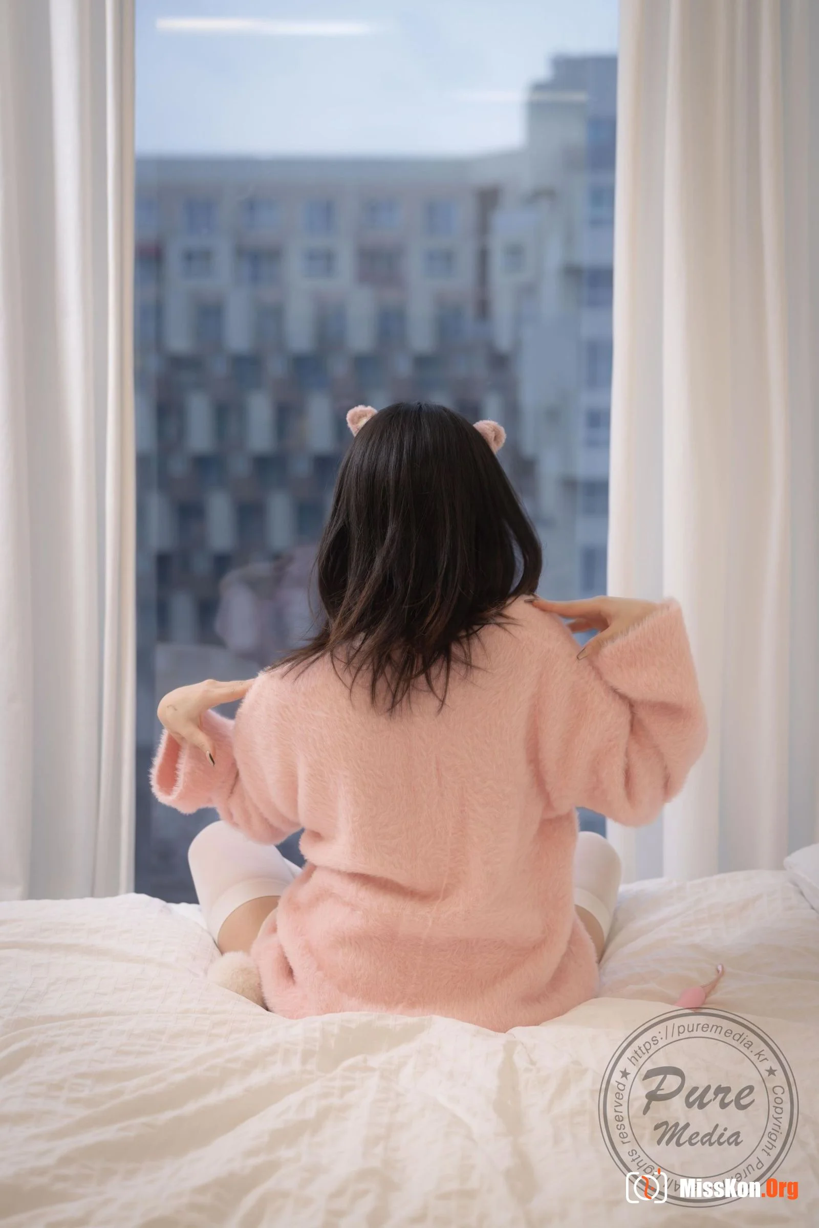 Jelly: Cutie Rabbit & Pink Hole - Photo 3