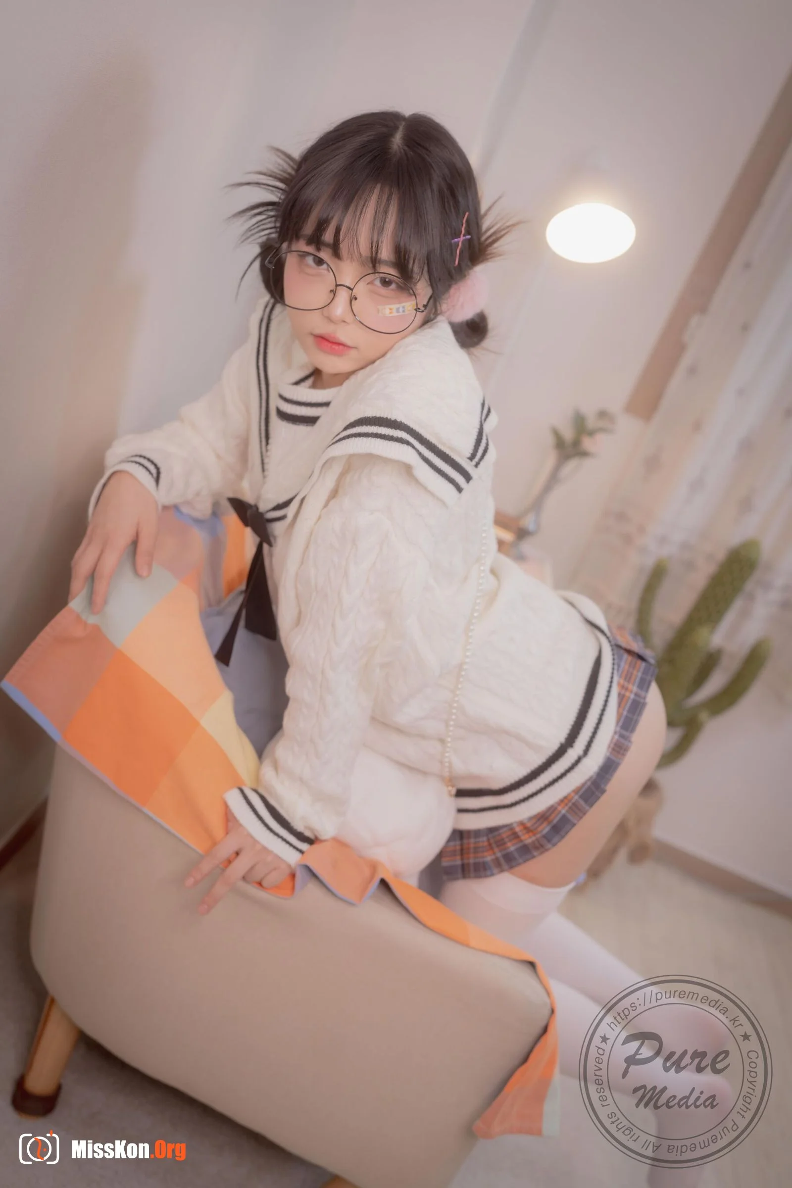 Jelly: Girl Trapped in a Rooftop Room - Photo 18