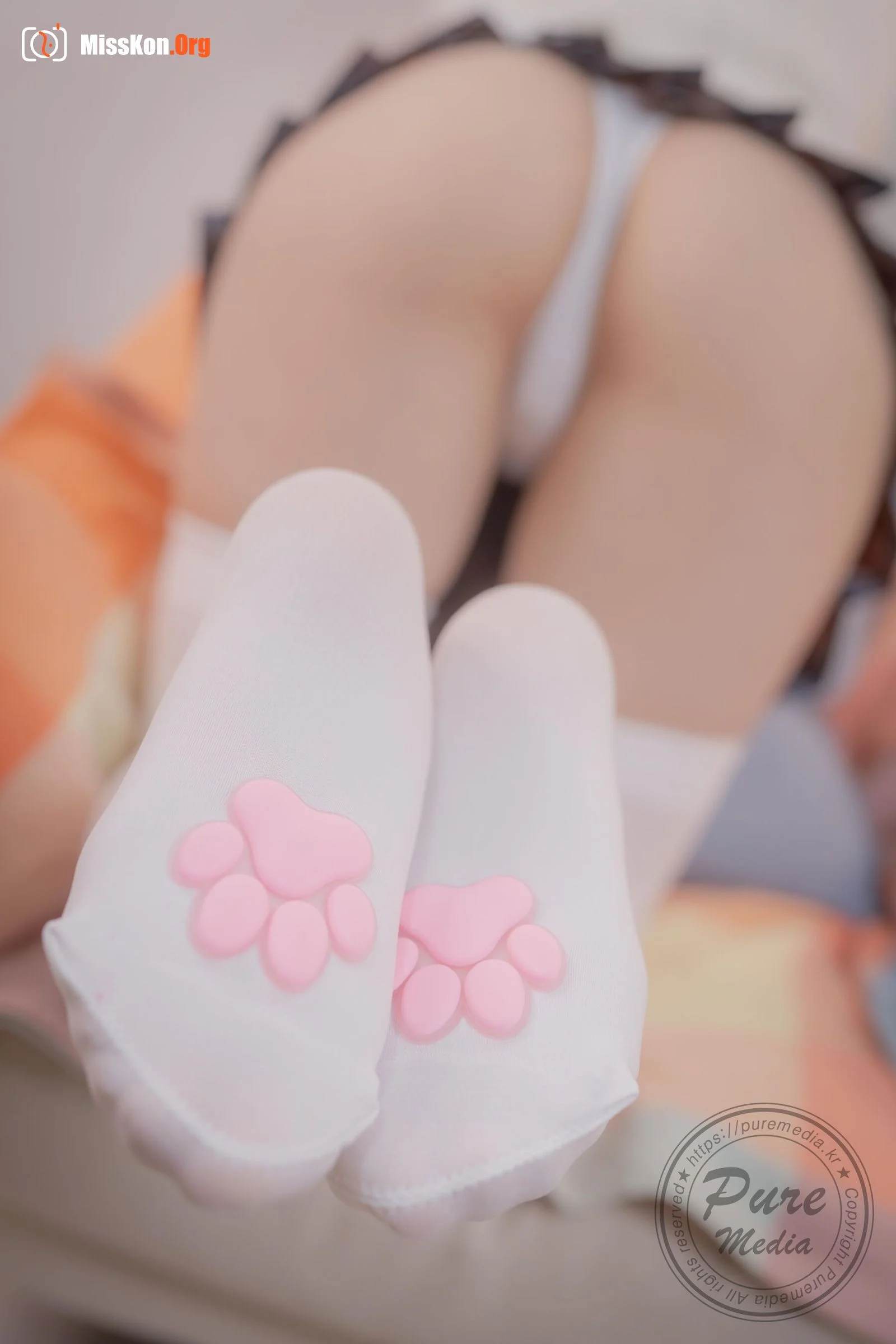 Jelly: Girl Trapped in a Rooftop Room - Photo 20
