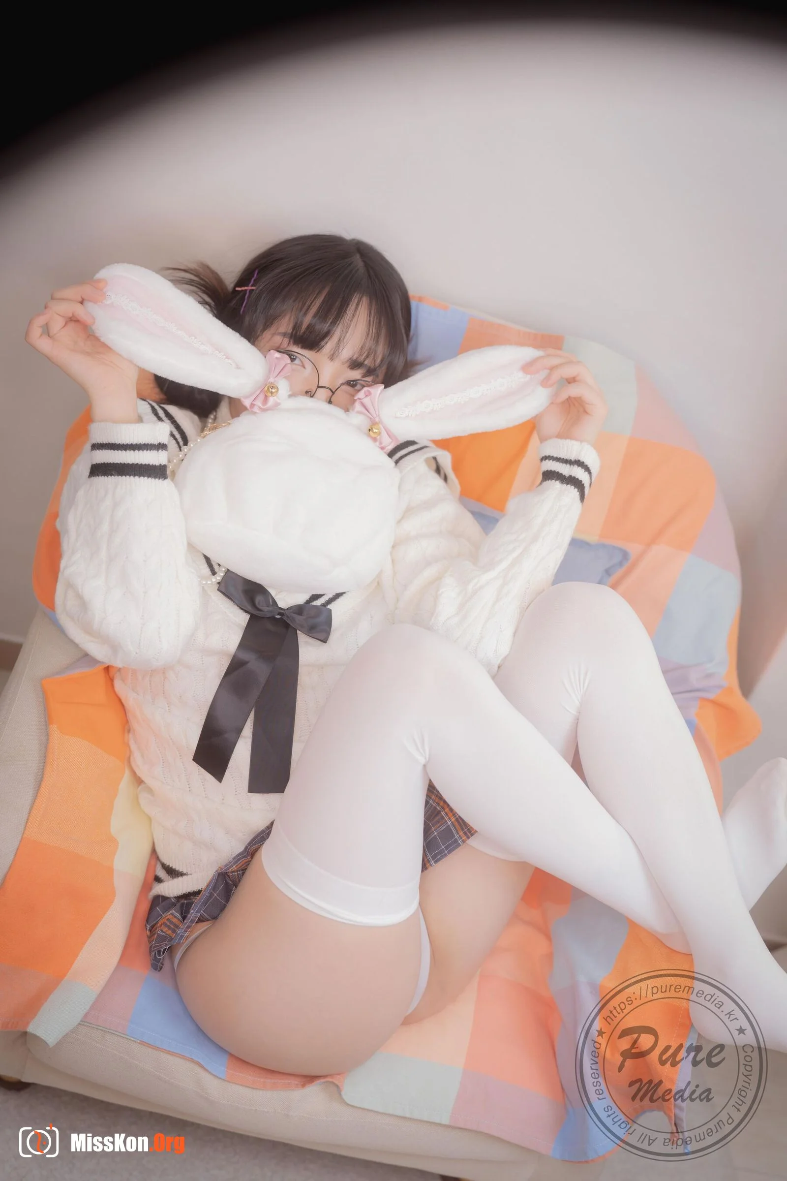 Jelly: Girl Trapped in a Rooftop Room - Photo 7