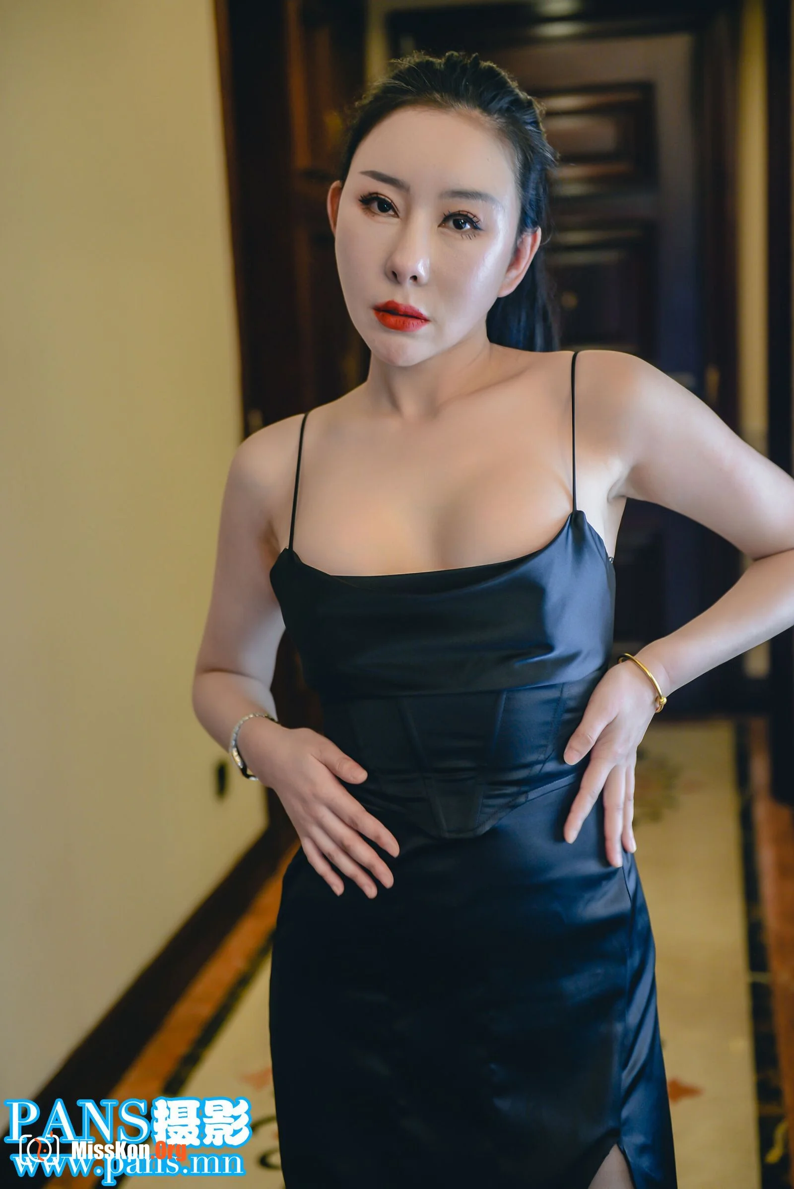 Ji Hyun - Photo 2