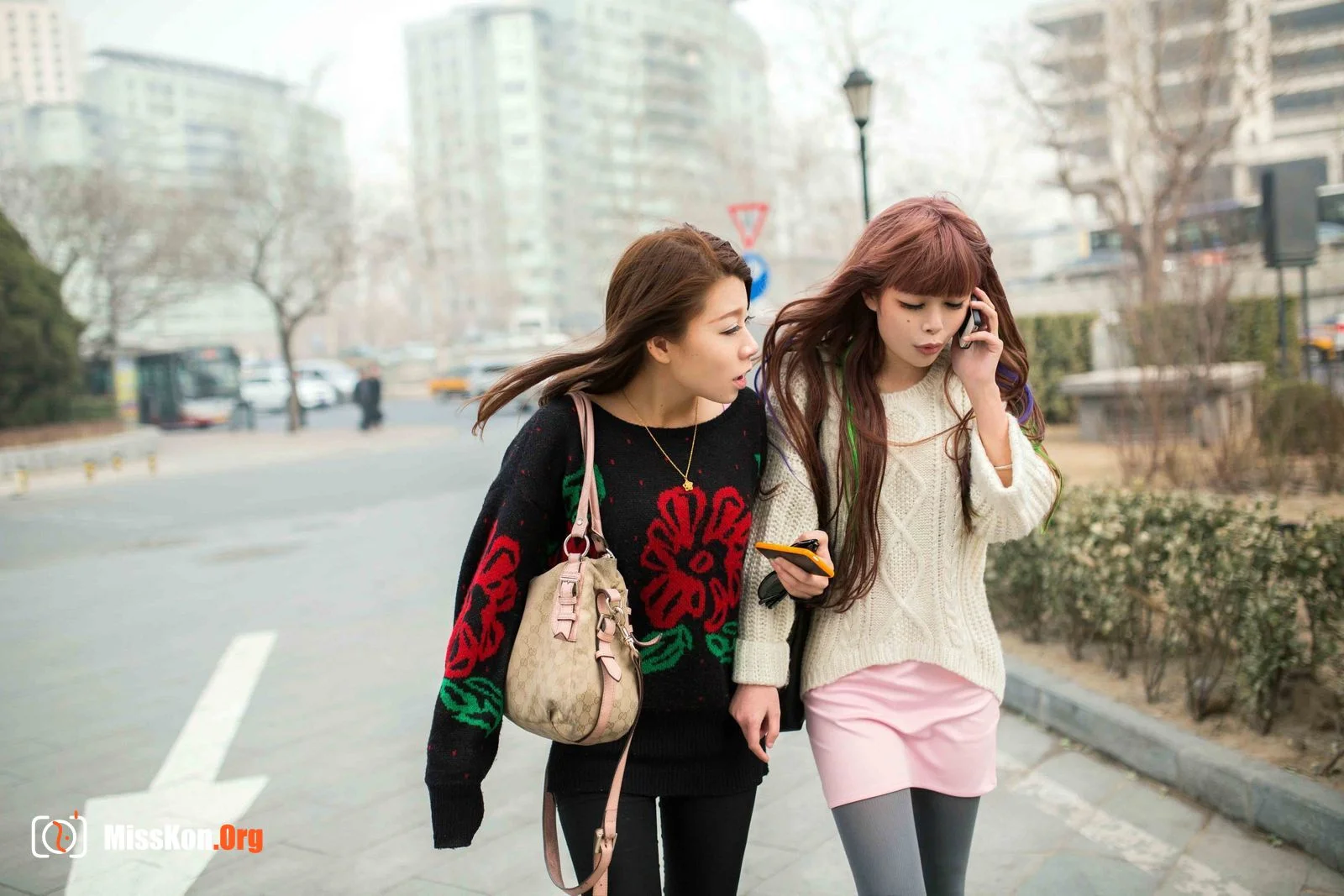 Jiabaoer & Tangtang: model, shop owner - Photo 10