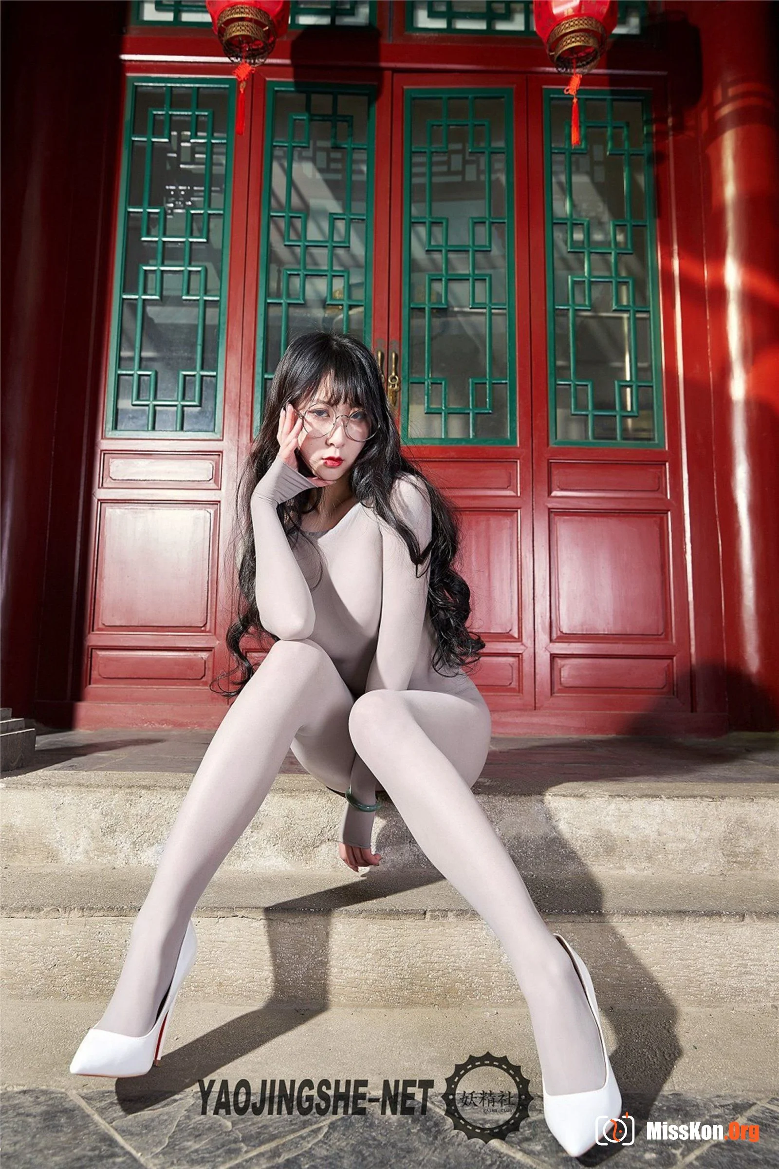 Jiao Yi: Imprisoned under the roof (H1905) - Photo 31