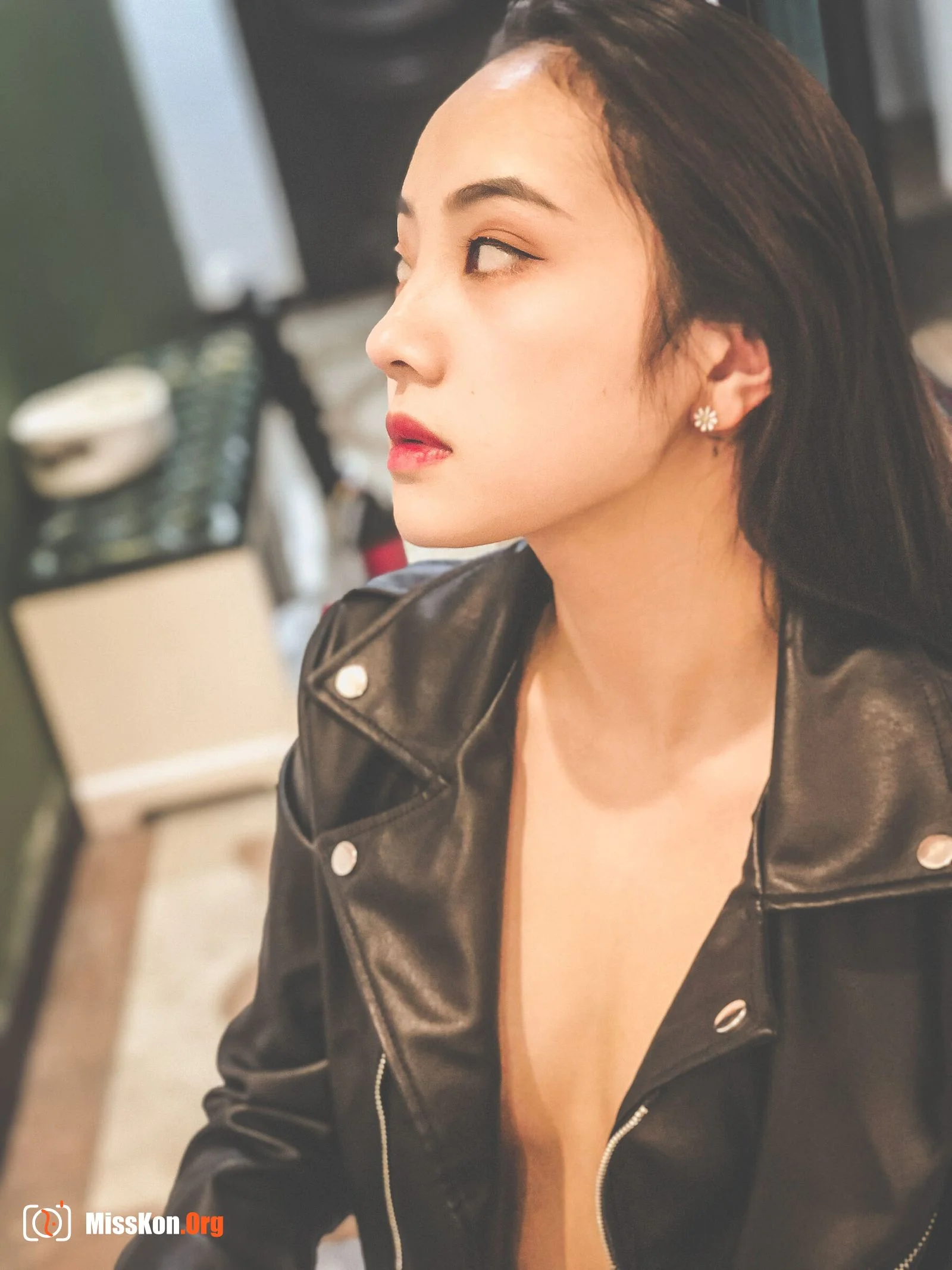 Jie Ge: Leather fishnet stockings (2019-12-19) - Photo 11