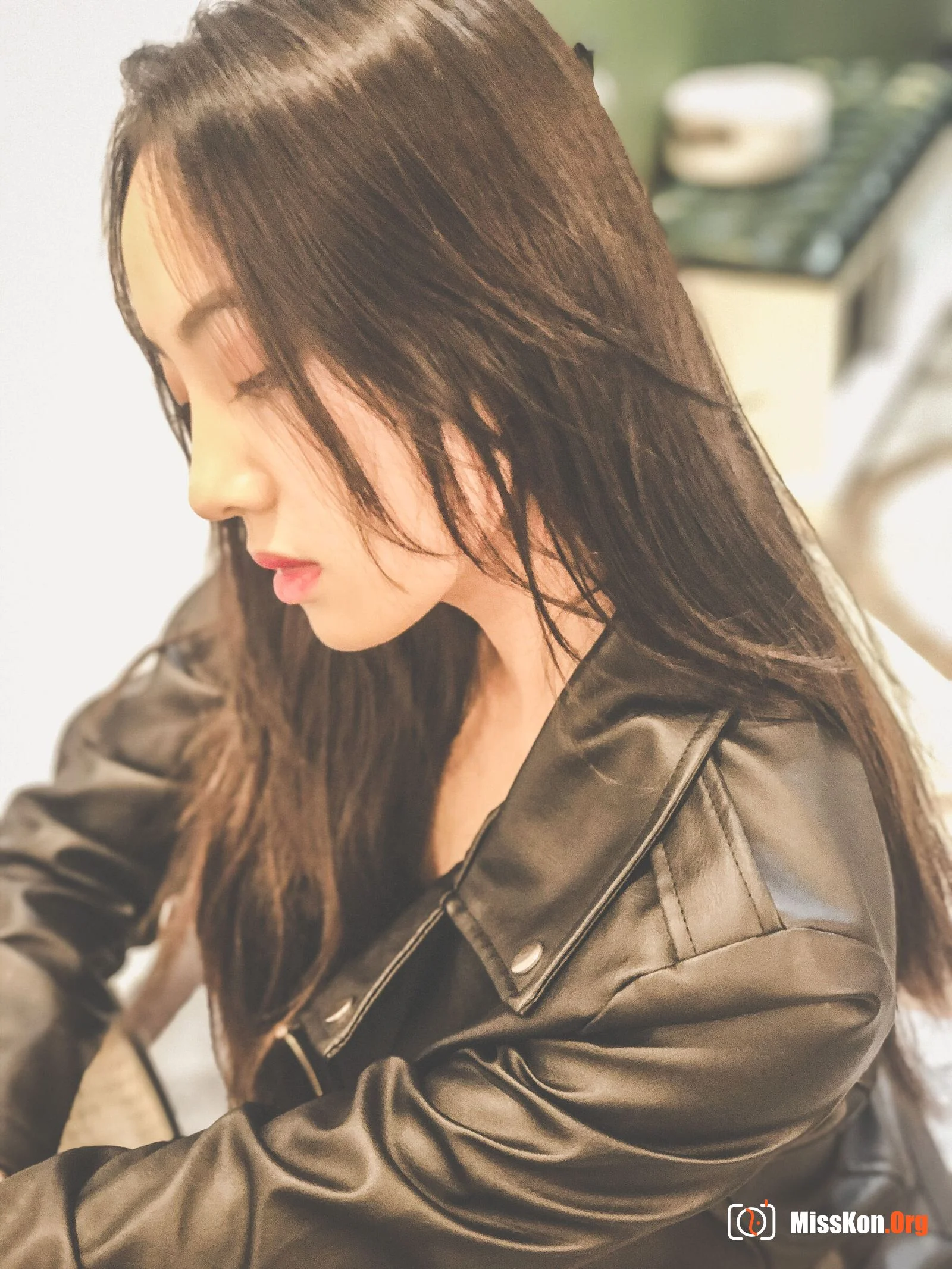 Jie Ge: Leather fishnet stockings (2019-12-19) - Photo 5