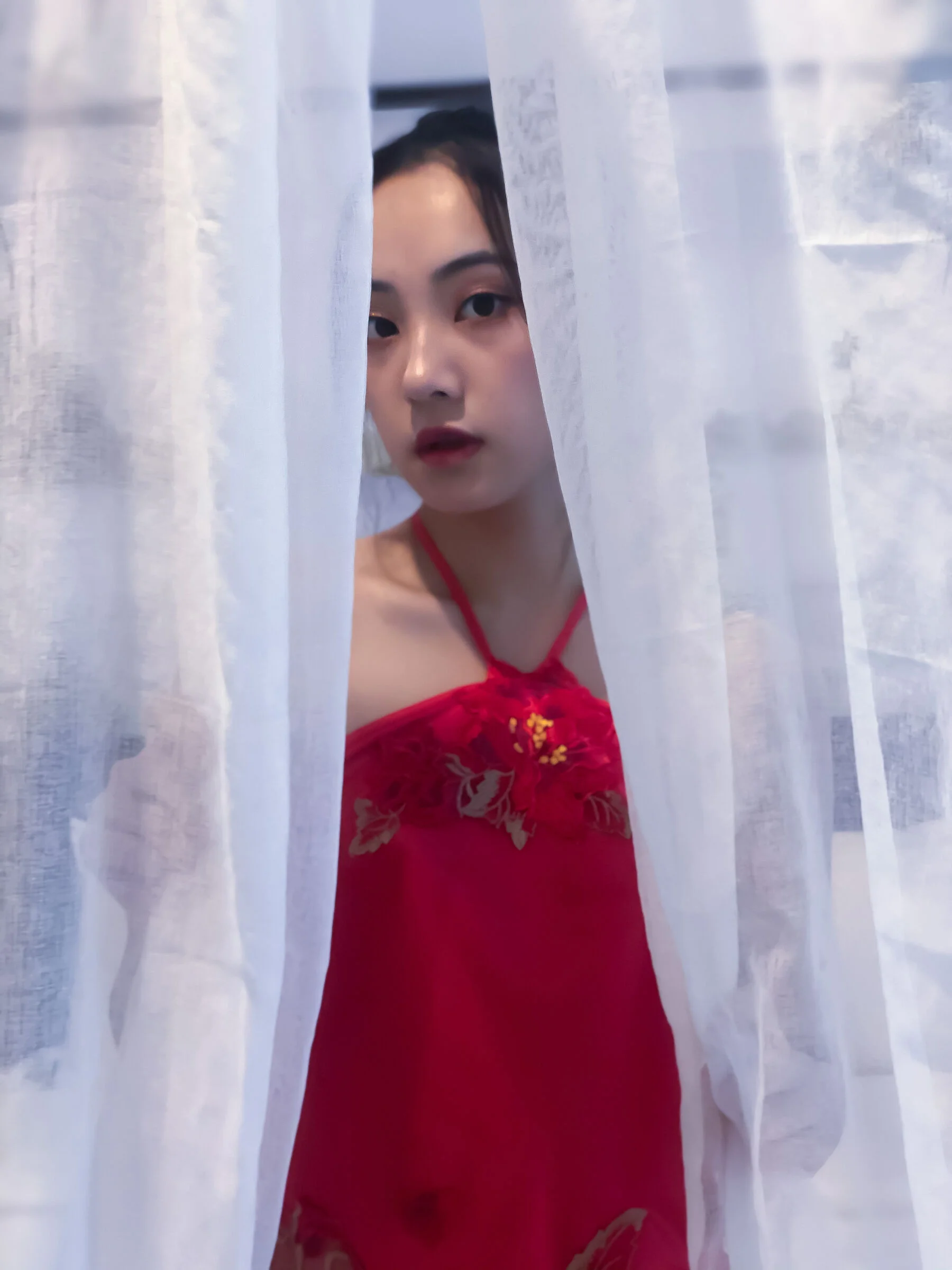 Jie Ge: Red bellyband