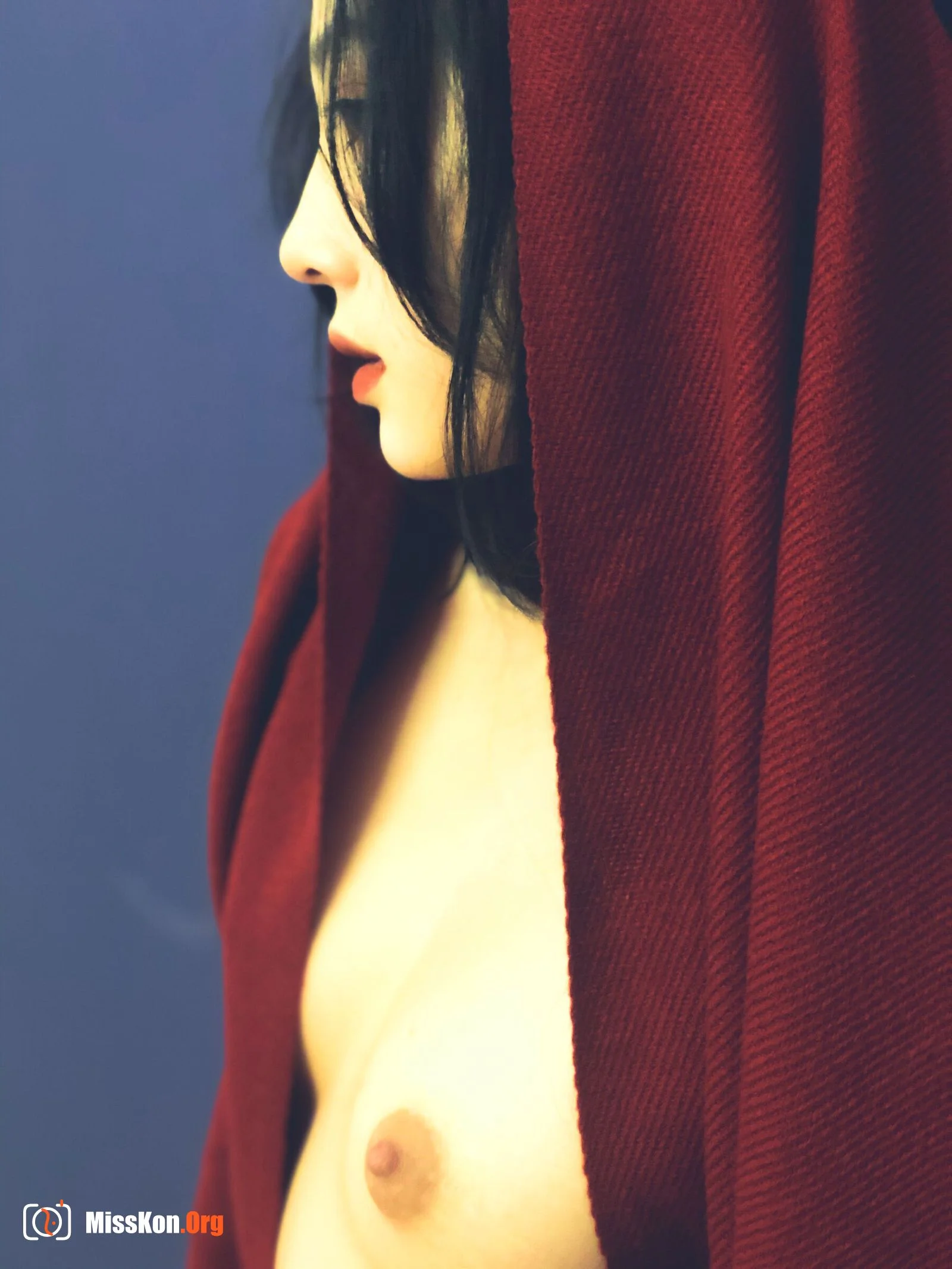 Jie Ge: Red silk - Photo 2