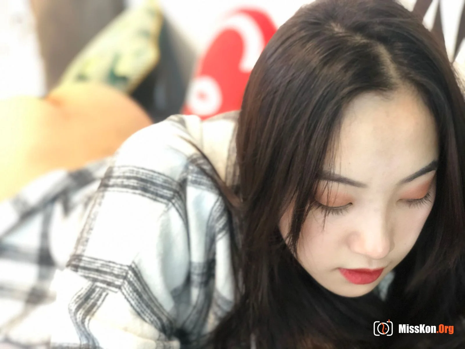 Jie Ge: Sofa - Photo 7