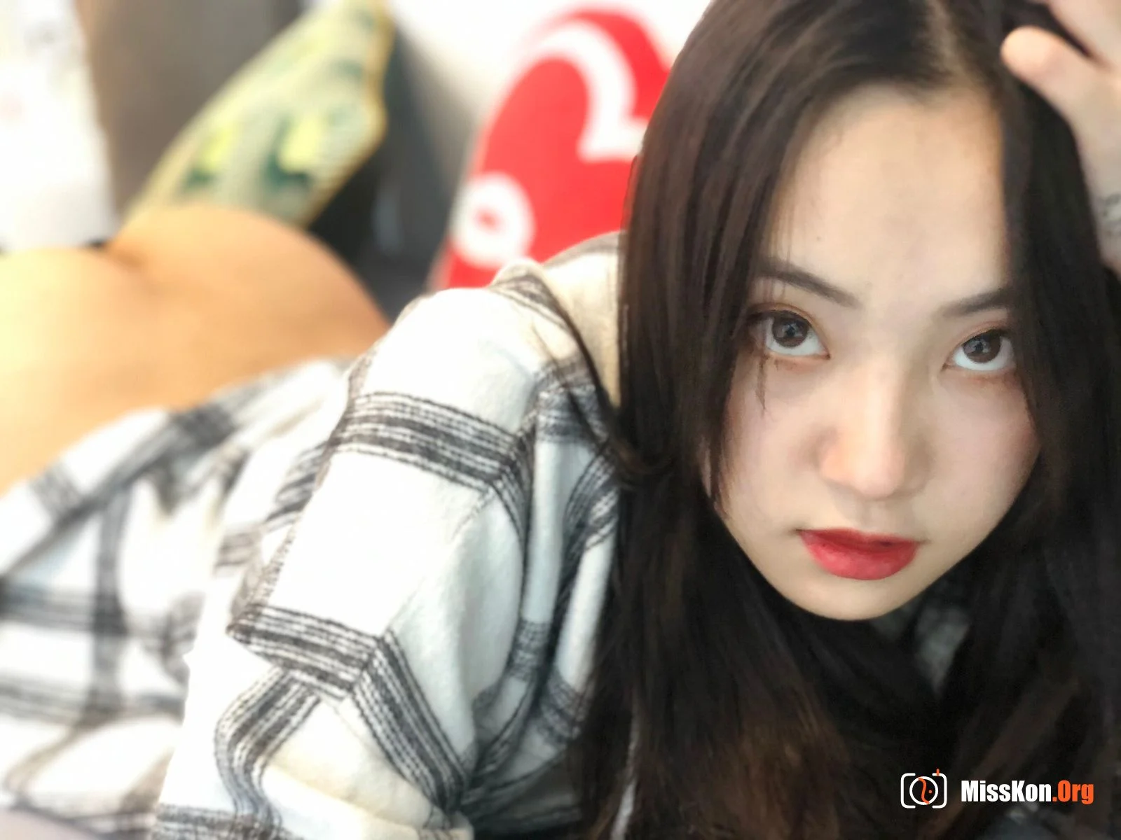 Jie Ge: Sofa - Photo 8
