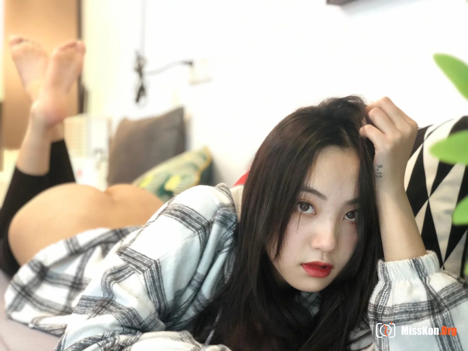 Jie Ge: Sofa - Photo 9