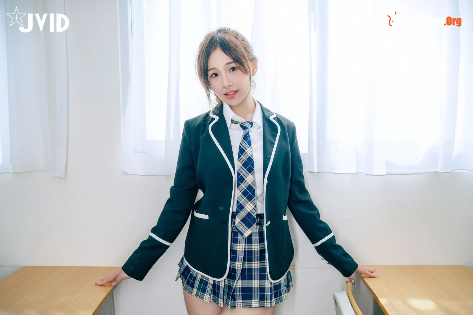 Jie Mi: After class, the teacher found Jiemi in the classroom and had her anus opened - Photo 17