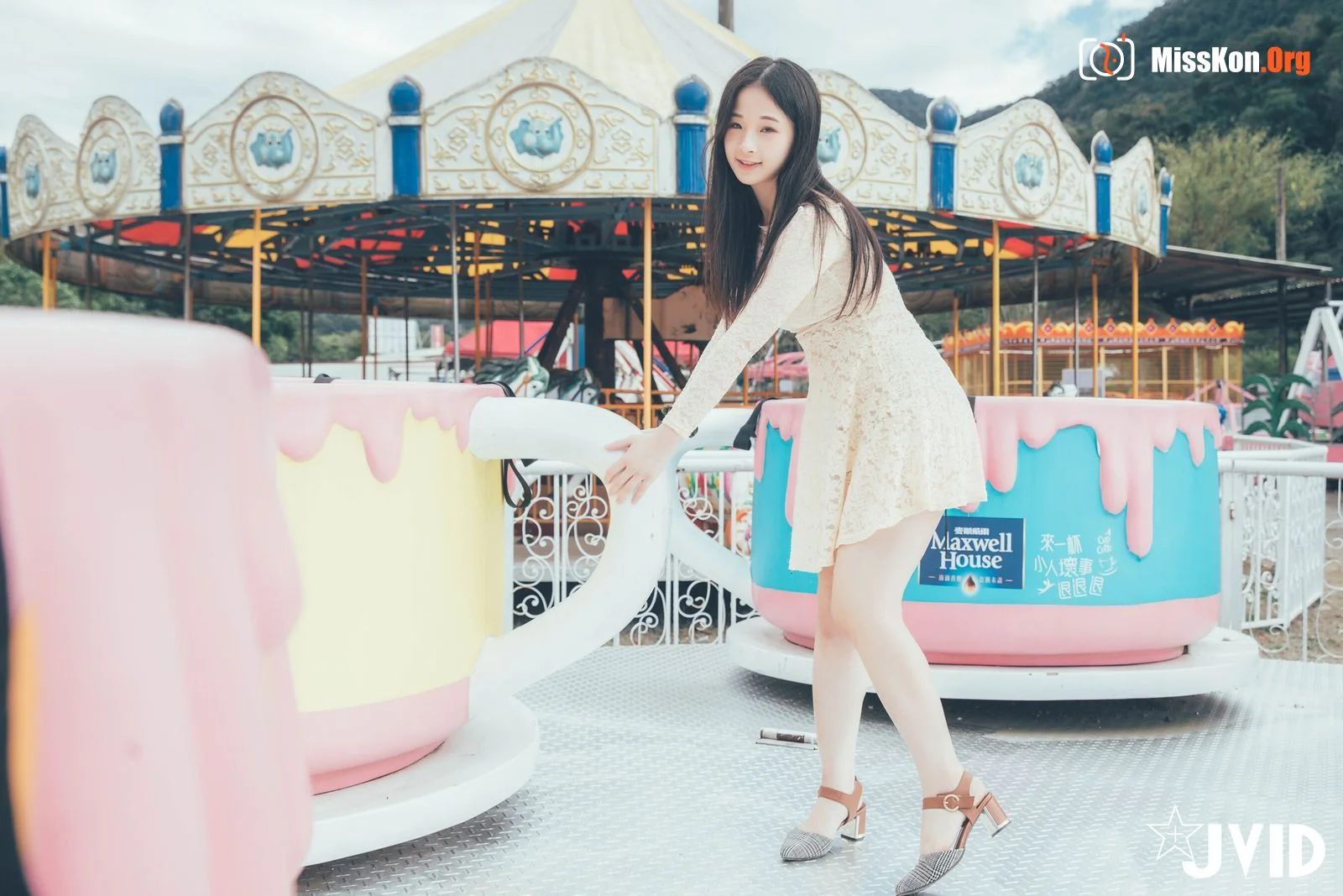 Jie Mi: Day Rental Girlfriend Tour Fun - Photo 4