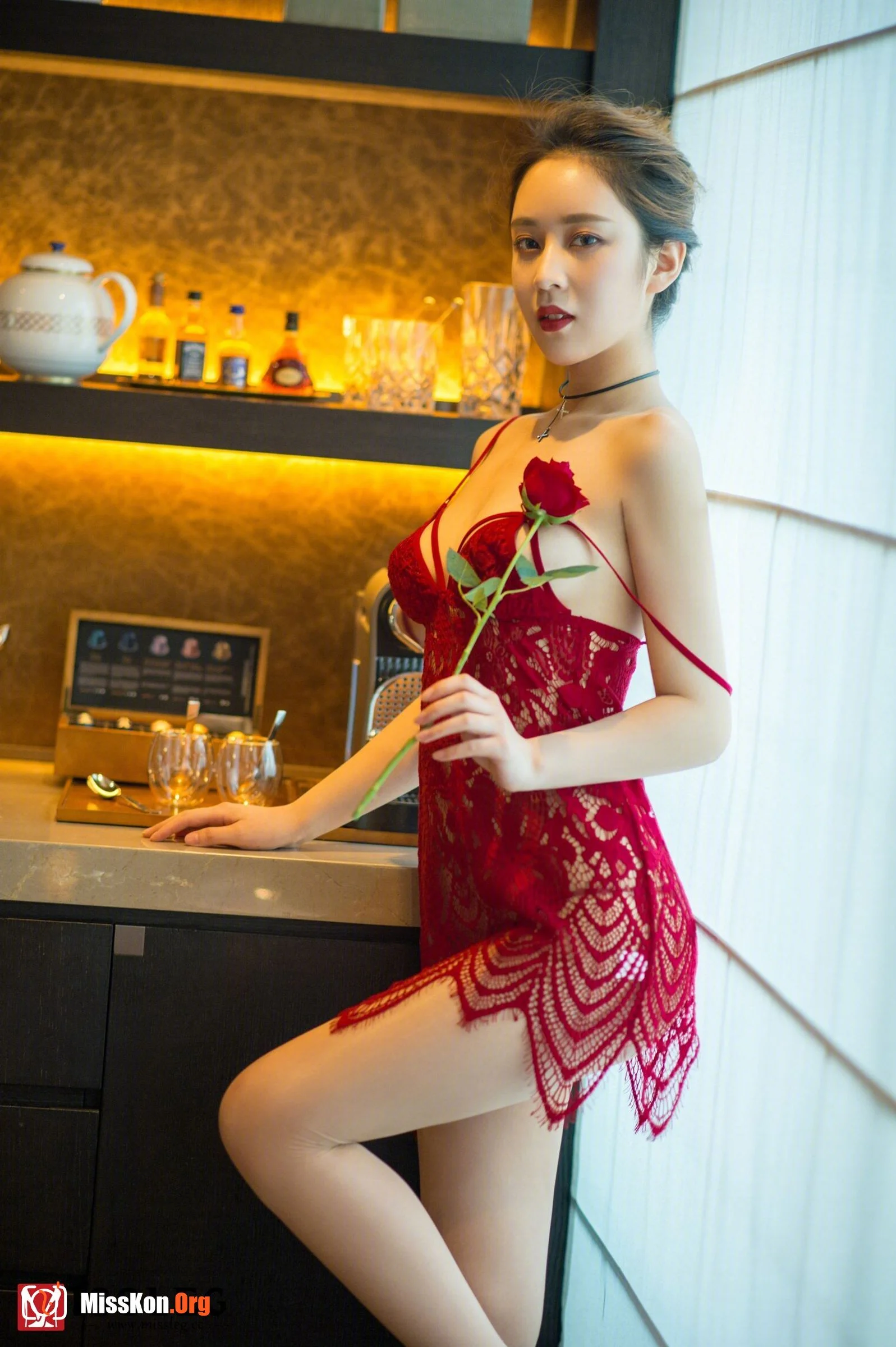 Joey Lynn: Valentine's Day Rose Story (F001) - Photo 11