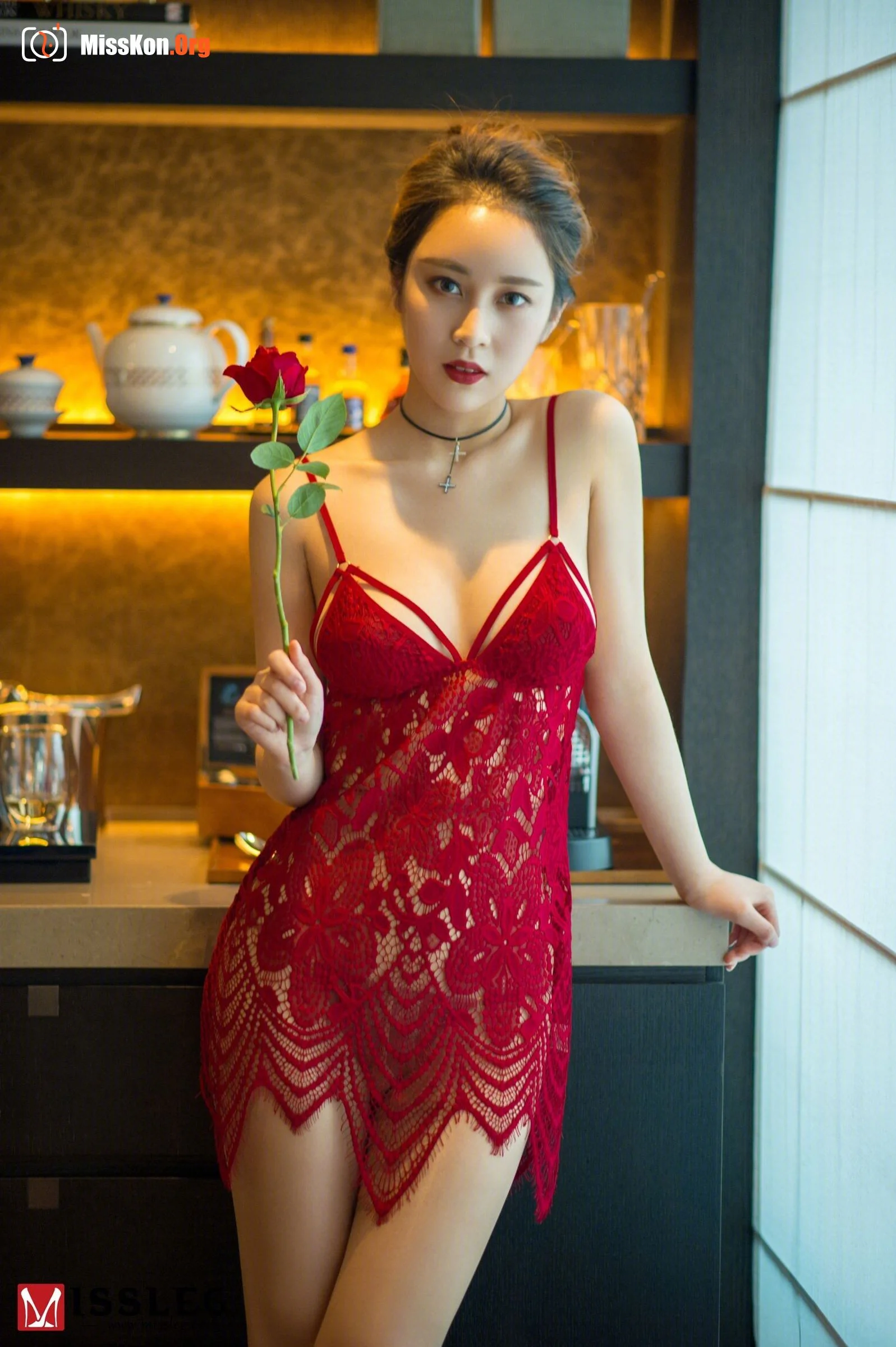 Joey Lynn: Valentine's Day Rose Story (F001) - Photo 9