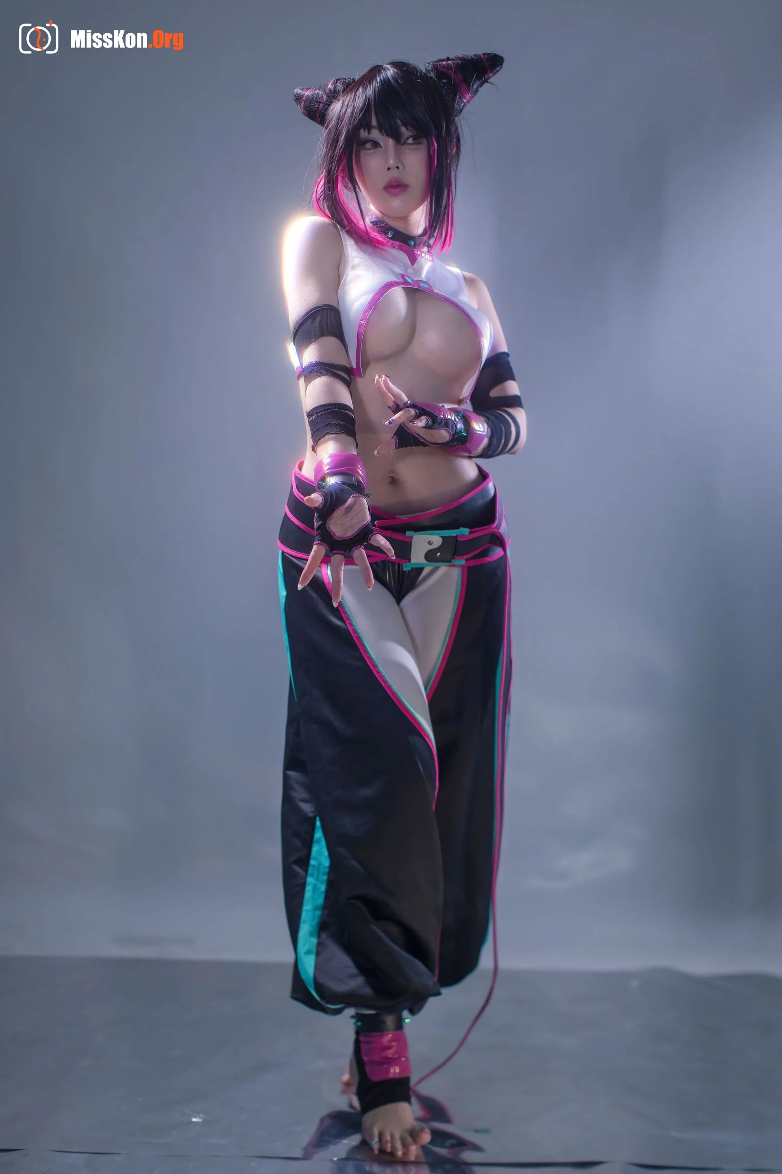 Julie Juri - Photo 14