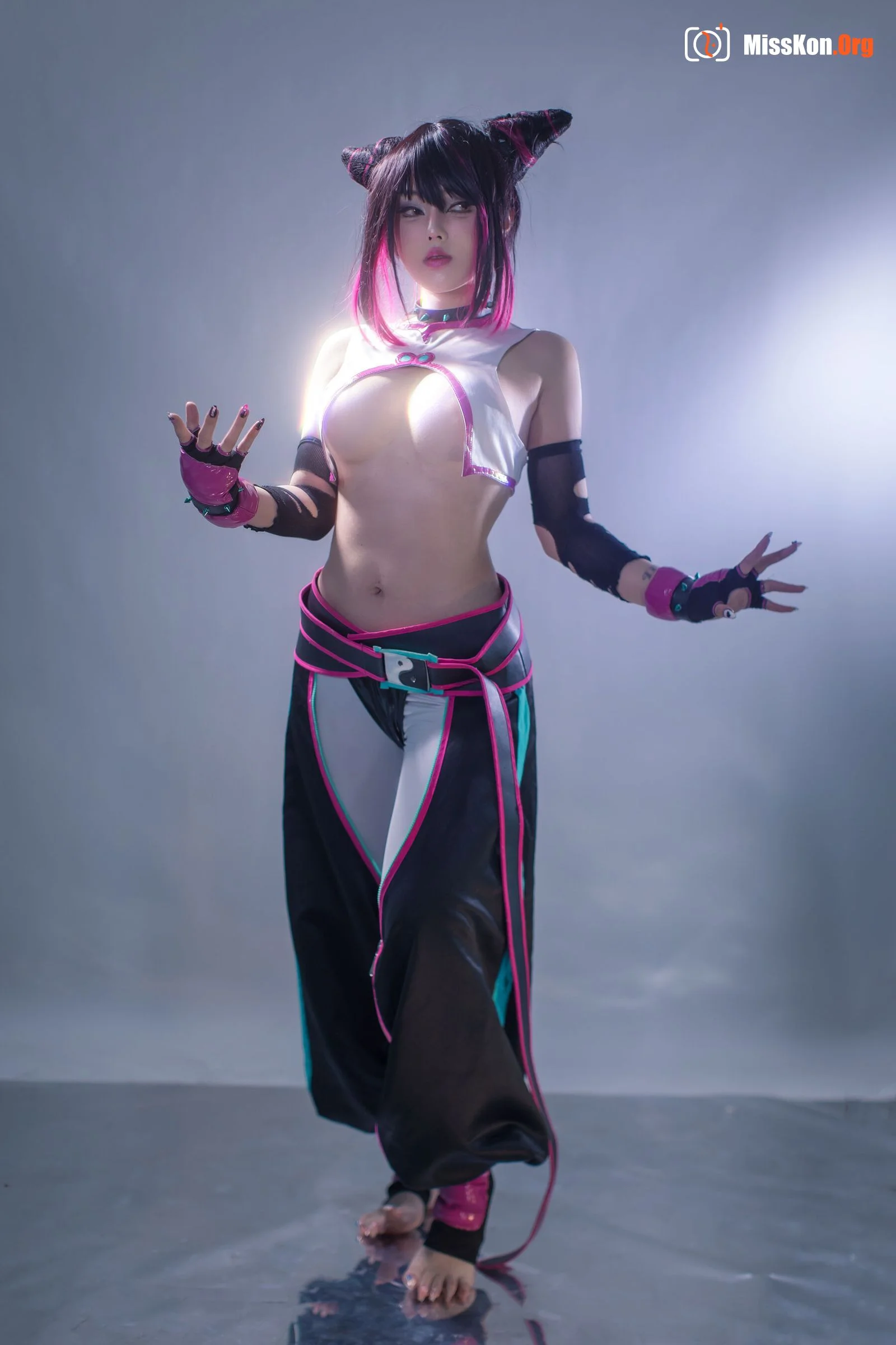 Julie Juri - Photo 15